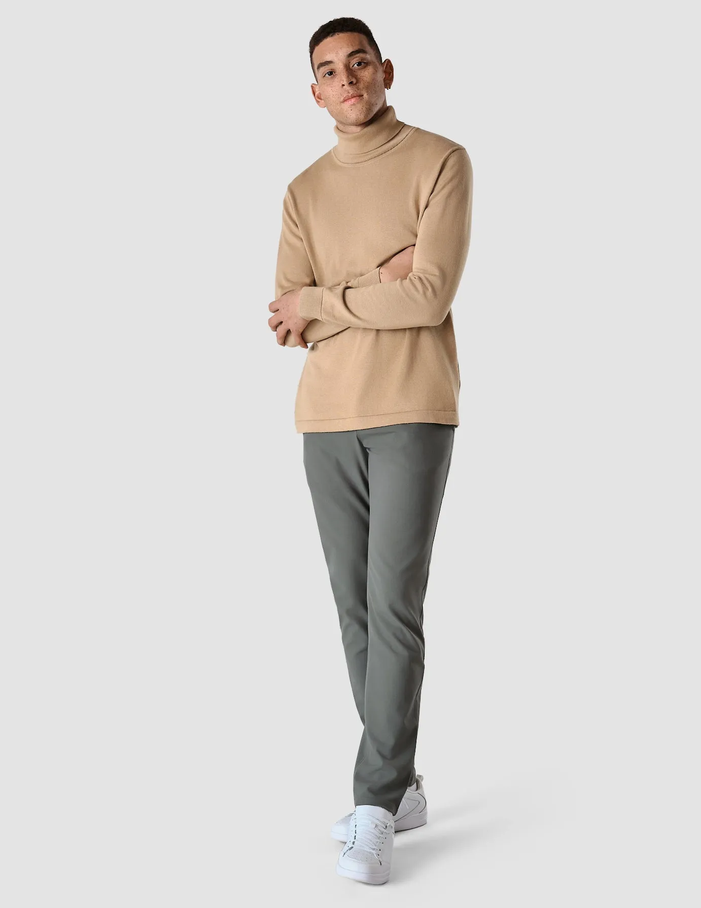 Essential Pants Slim Urban Green sold by Shaping New Tomorrow product image thumbnail 2