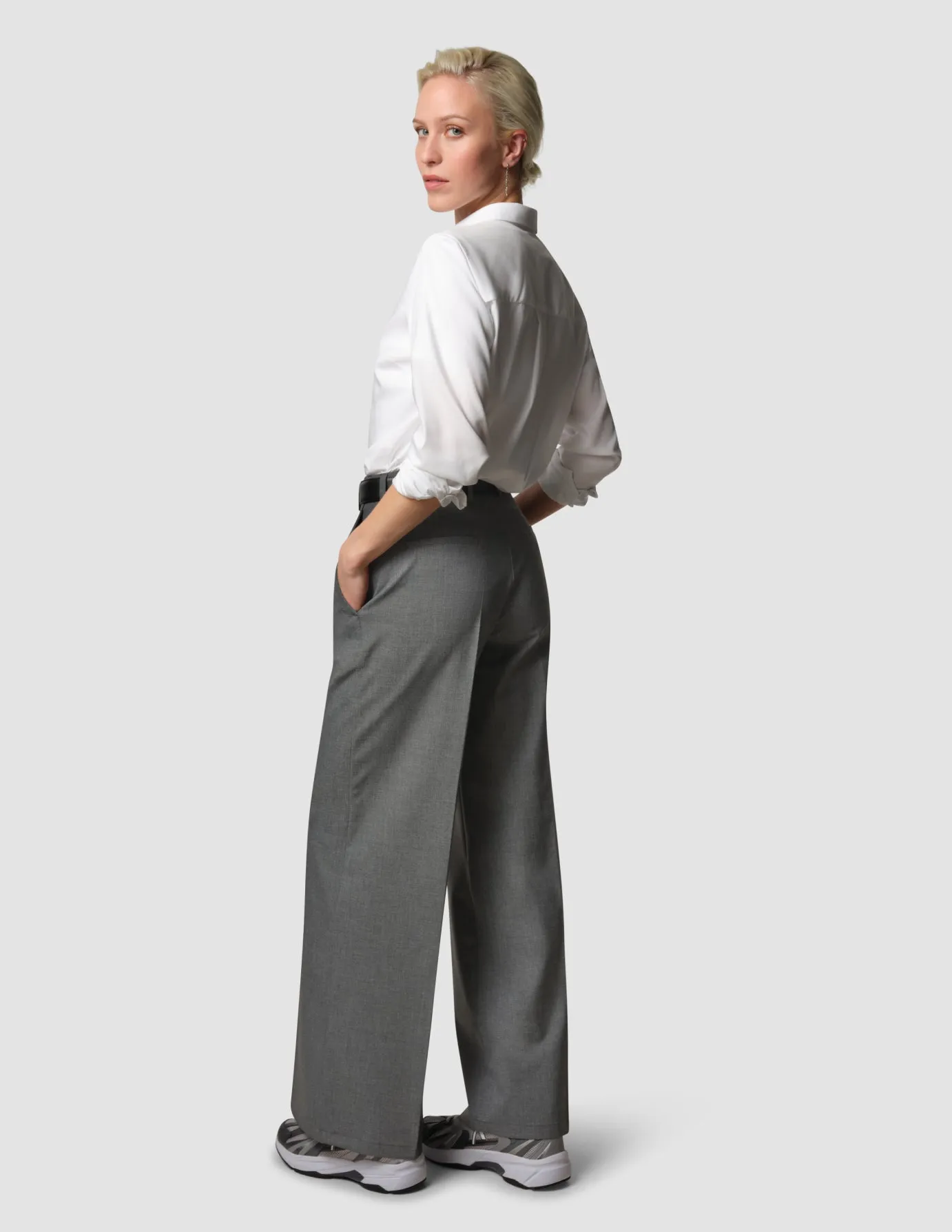 Effortlessly cool sold by Shaping New Tomorrow product image thumbnail 3