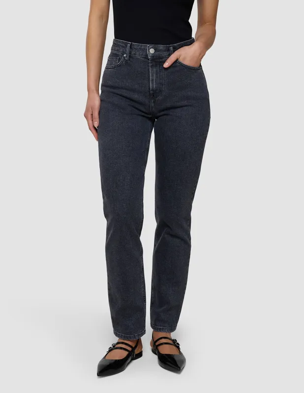 Women's Classic Jeans Tapered Washed Black sold by Shaping New Tomorrow