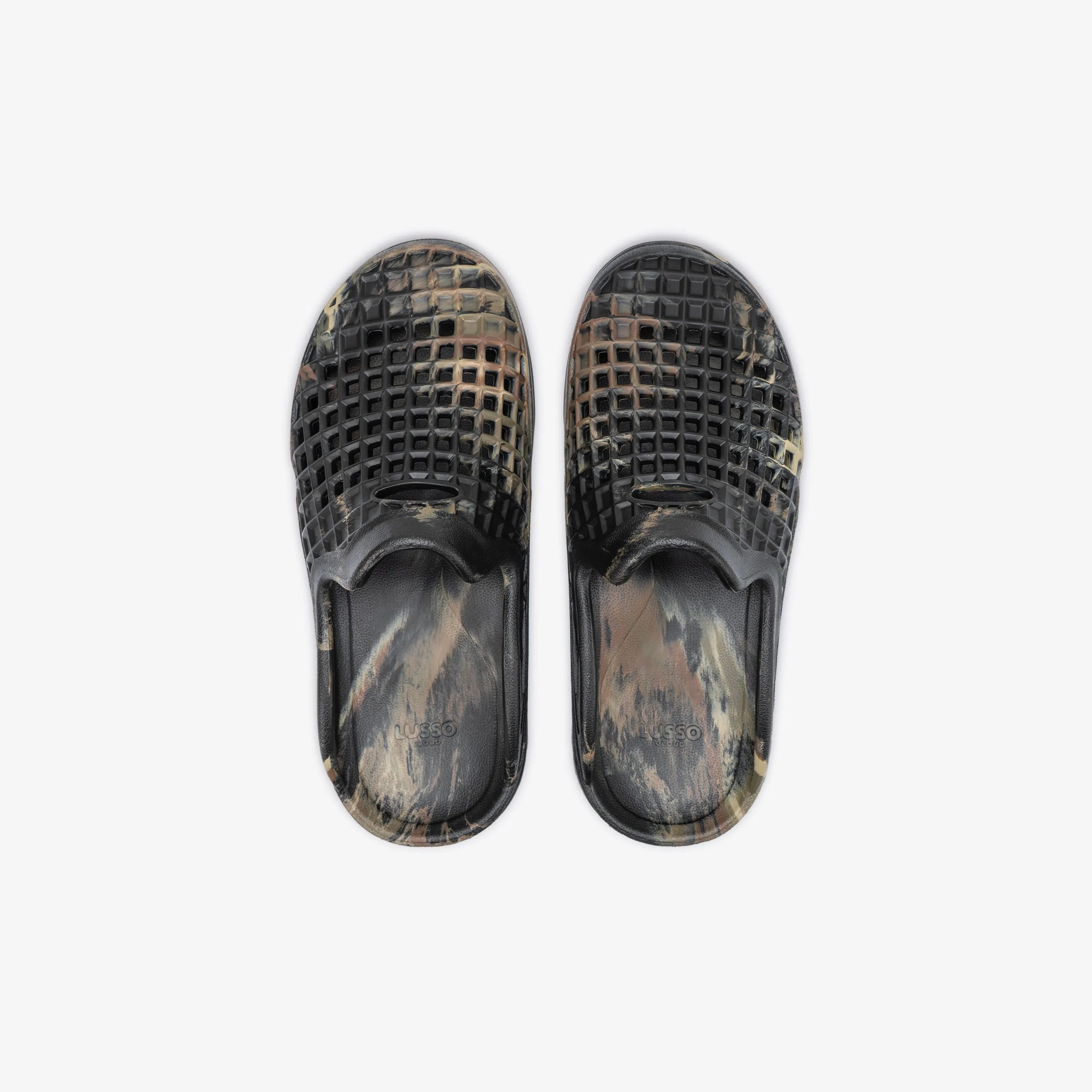 Scenario Slide - Woodland Camo sold by Lusso Cloud product image thumbnail 4