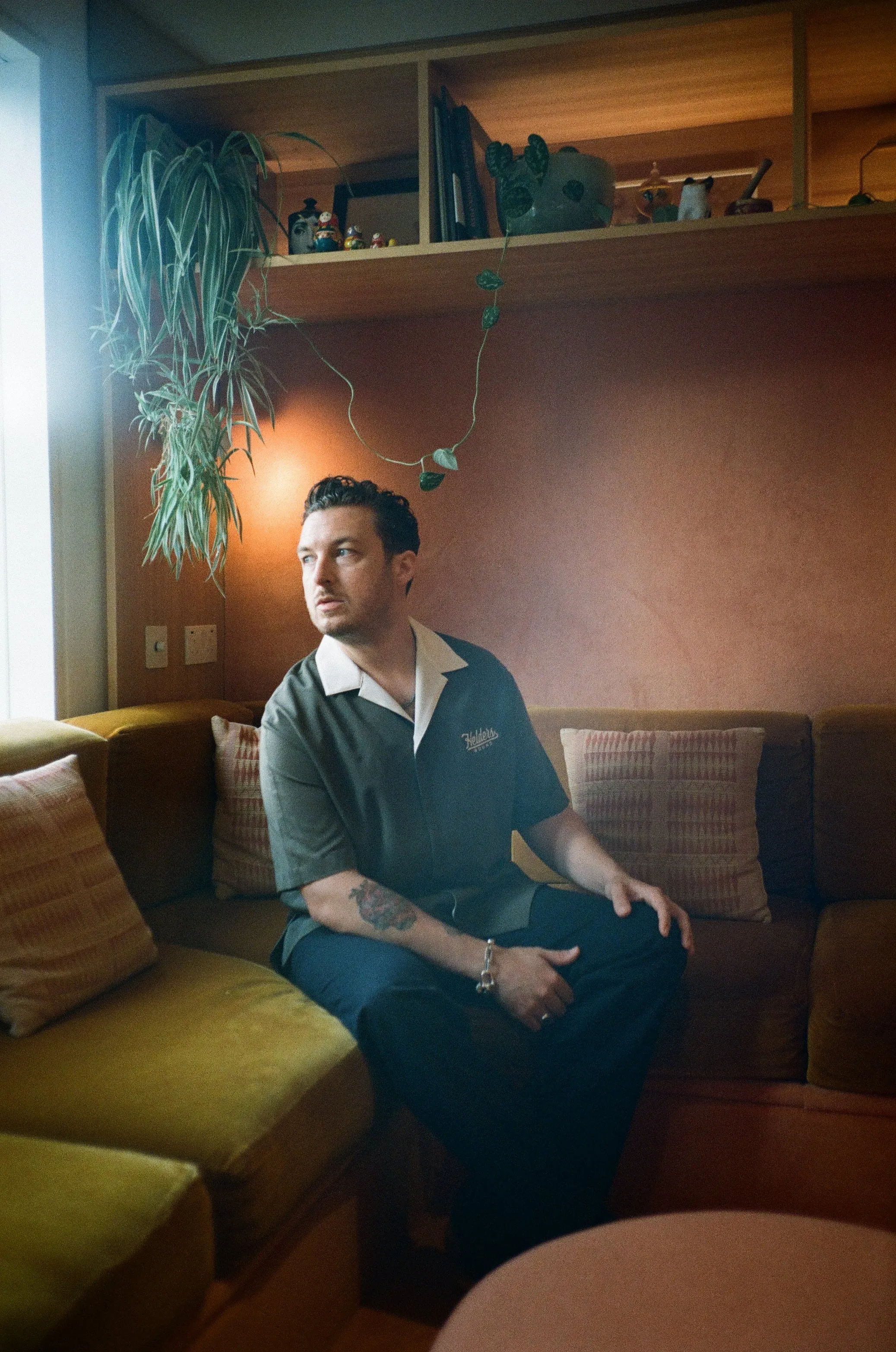 CANYON CONTRAST SS SHIRT - OLIVE sold by Bound product image thumbnail 5