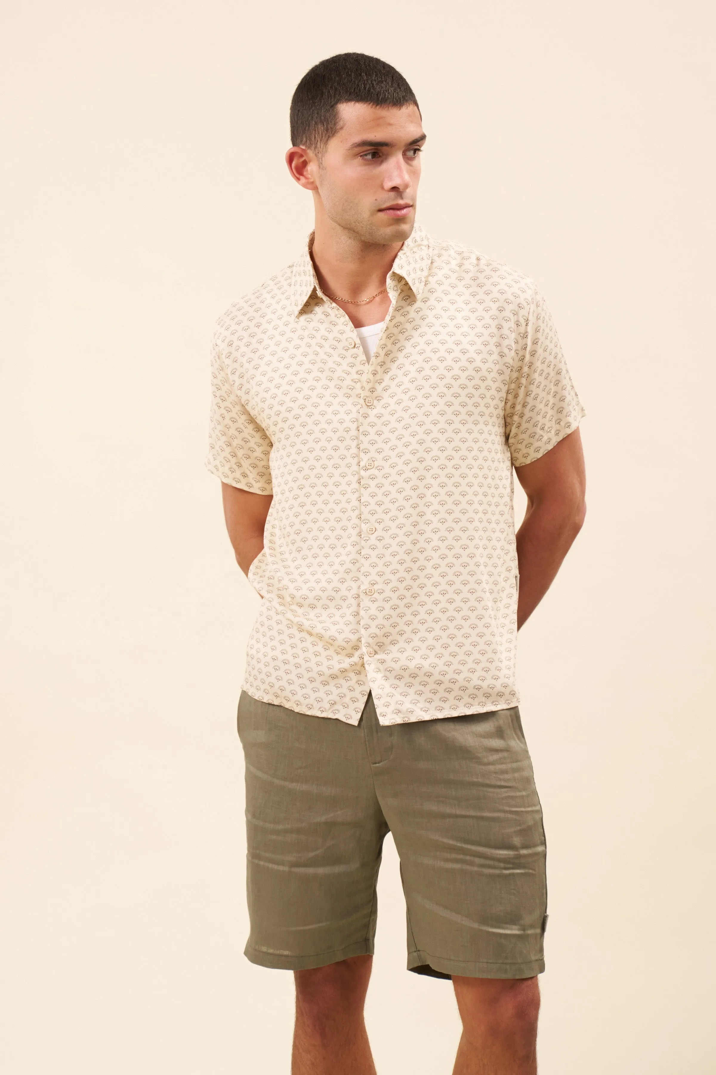 ALFAMA LINEN SHORTS - OLIVE sold by Bound product image thumbnail 4