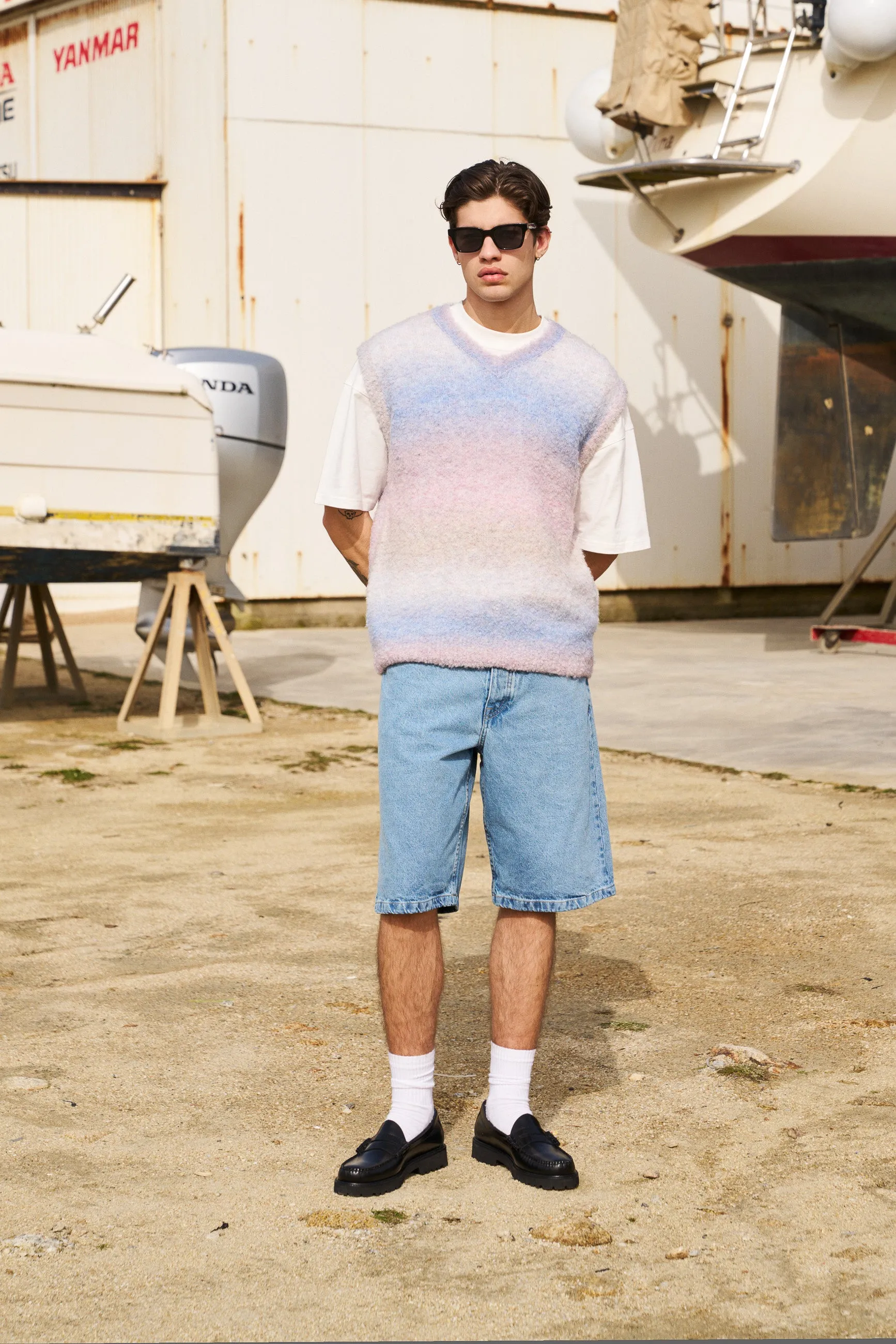 BOUCLE GRADIENT V-NECK KNIT VEST - CANDY sold by Bound product image thumbnail 2