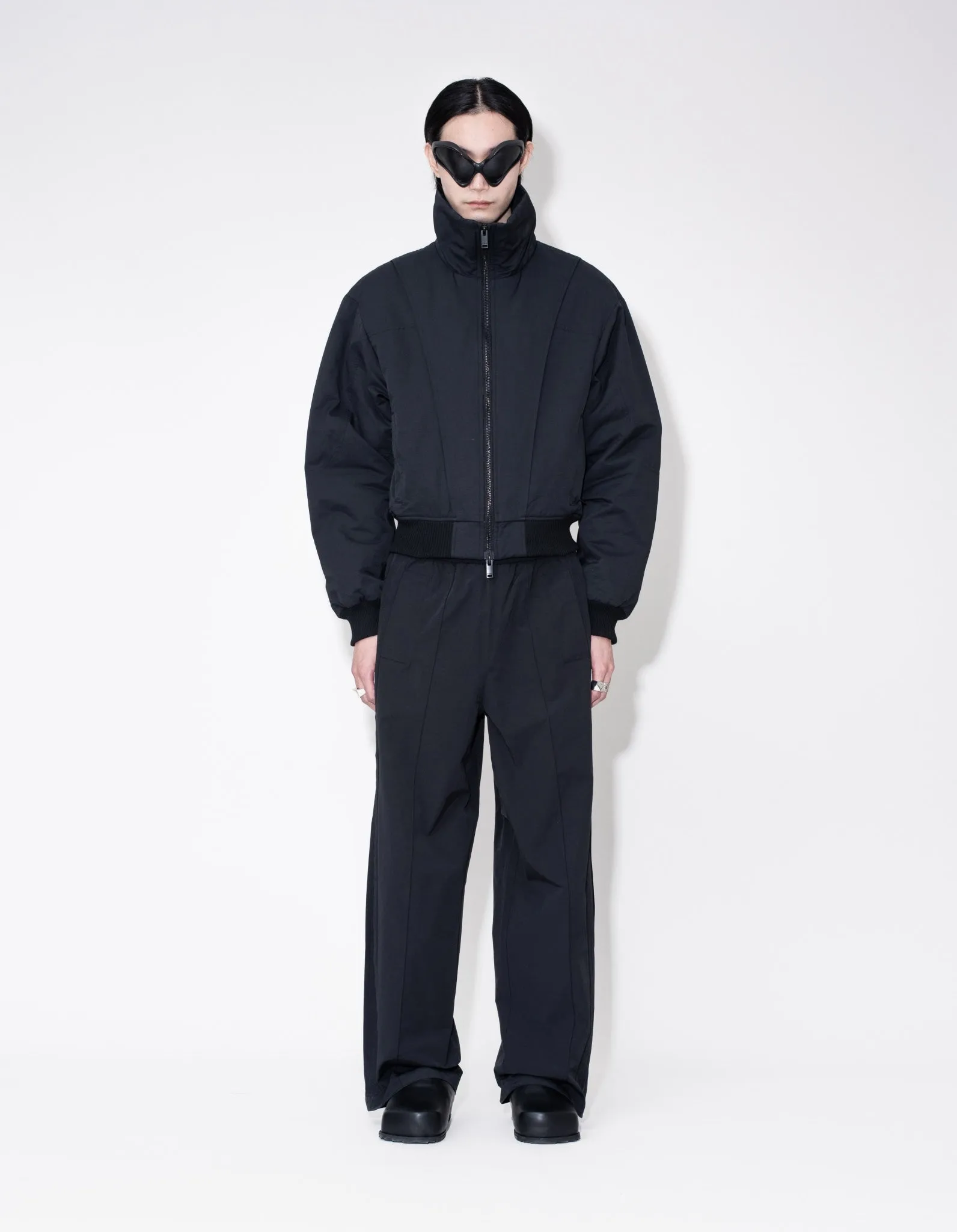 Pleated Detail Mid-Rise Trousers - Black sold by Han Kjøbenhavn