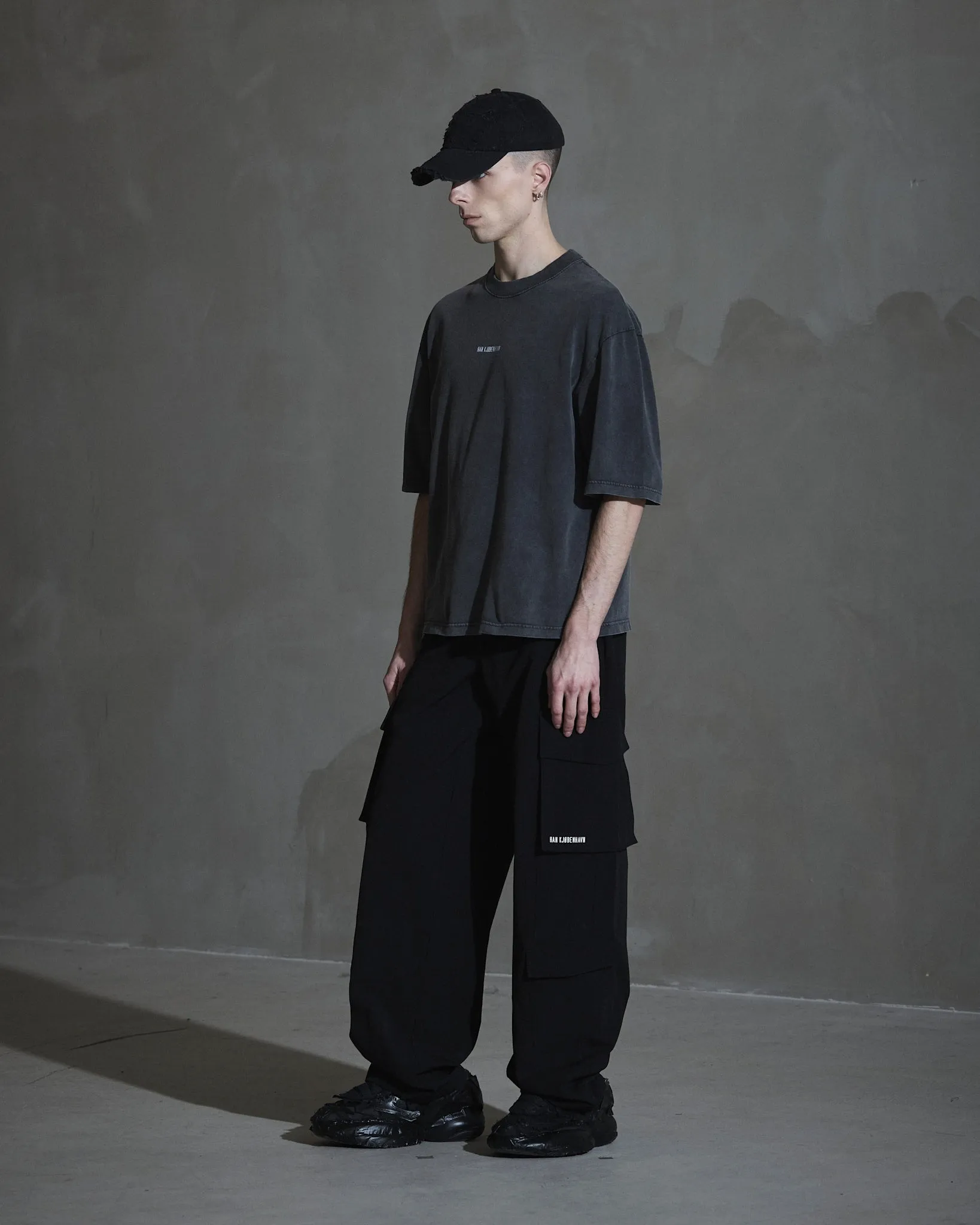 Graphic Oversized Tee - Dark Grey sold by Han Kjøbenhavn