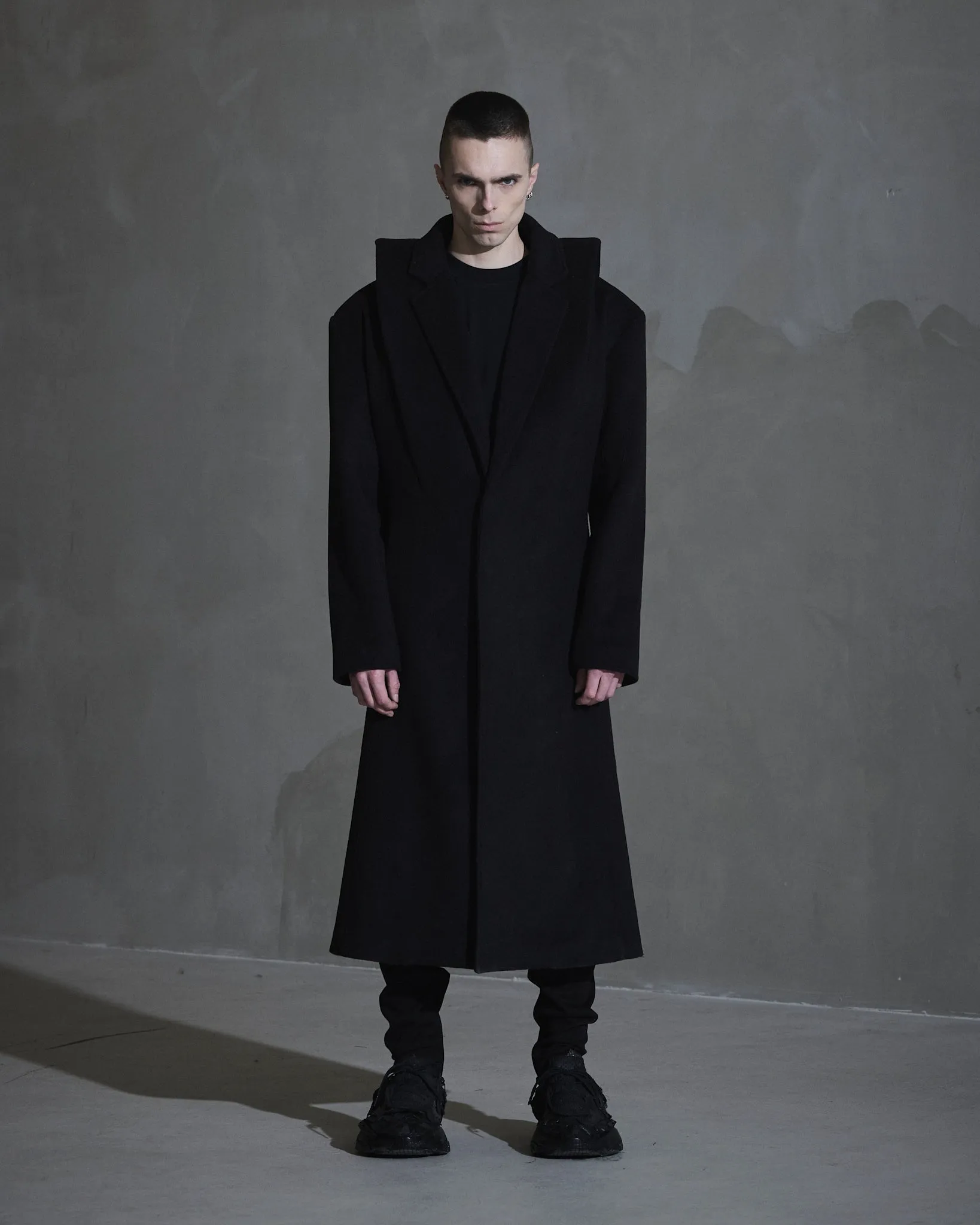 Collared Coat - Black sold by Han Kjøbenhavn