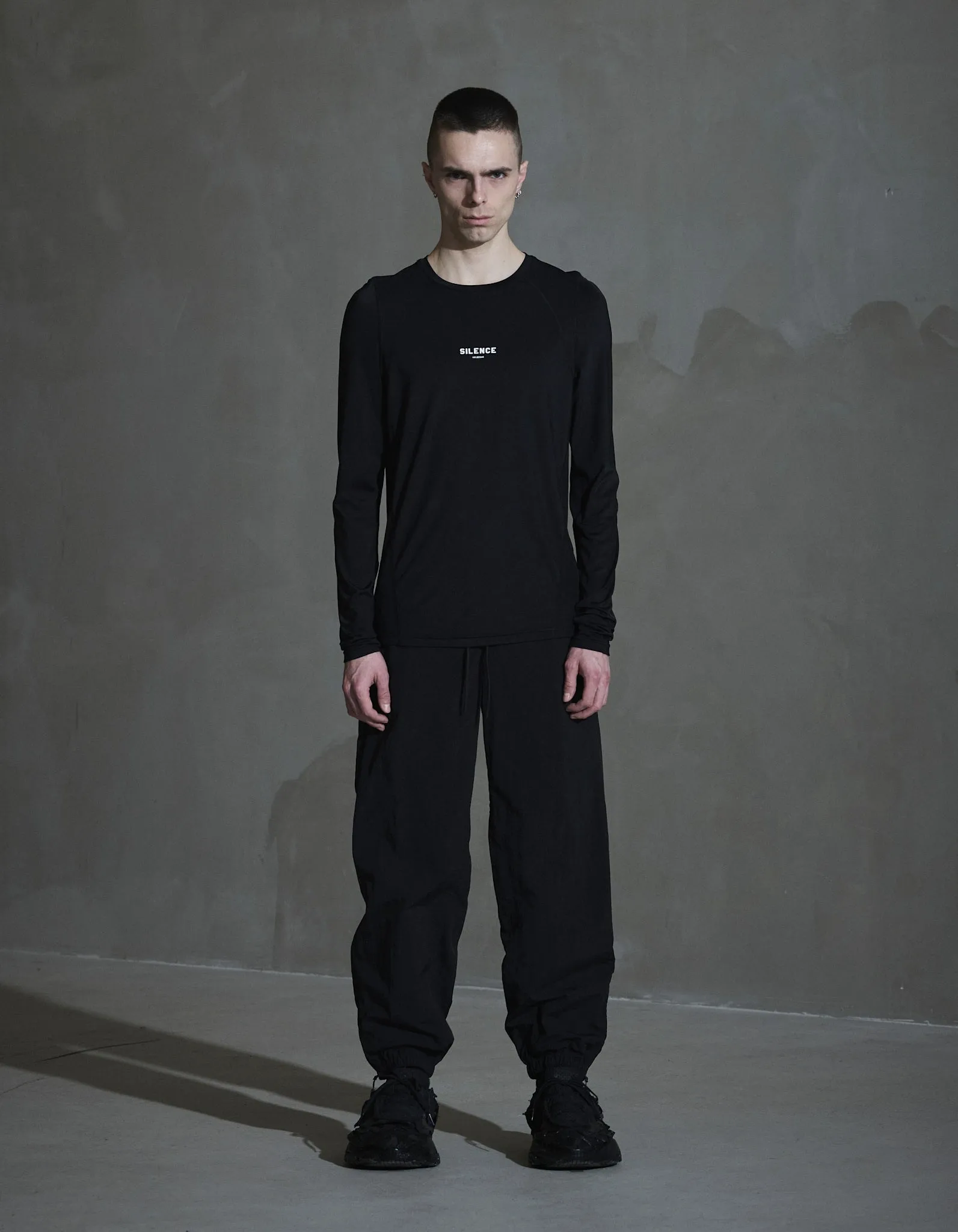 Silence Technical Tee LS - Anthracite Black sold by Han Kjøbenhavn