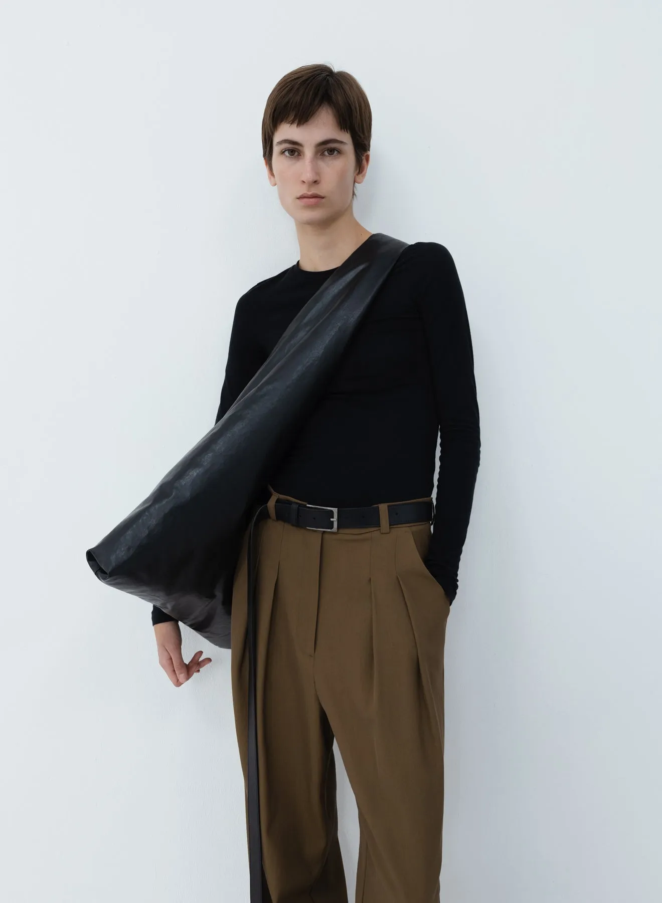 Anchor crossbody oil | black sold by KASSL Editions