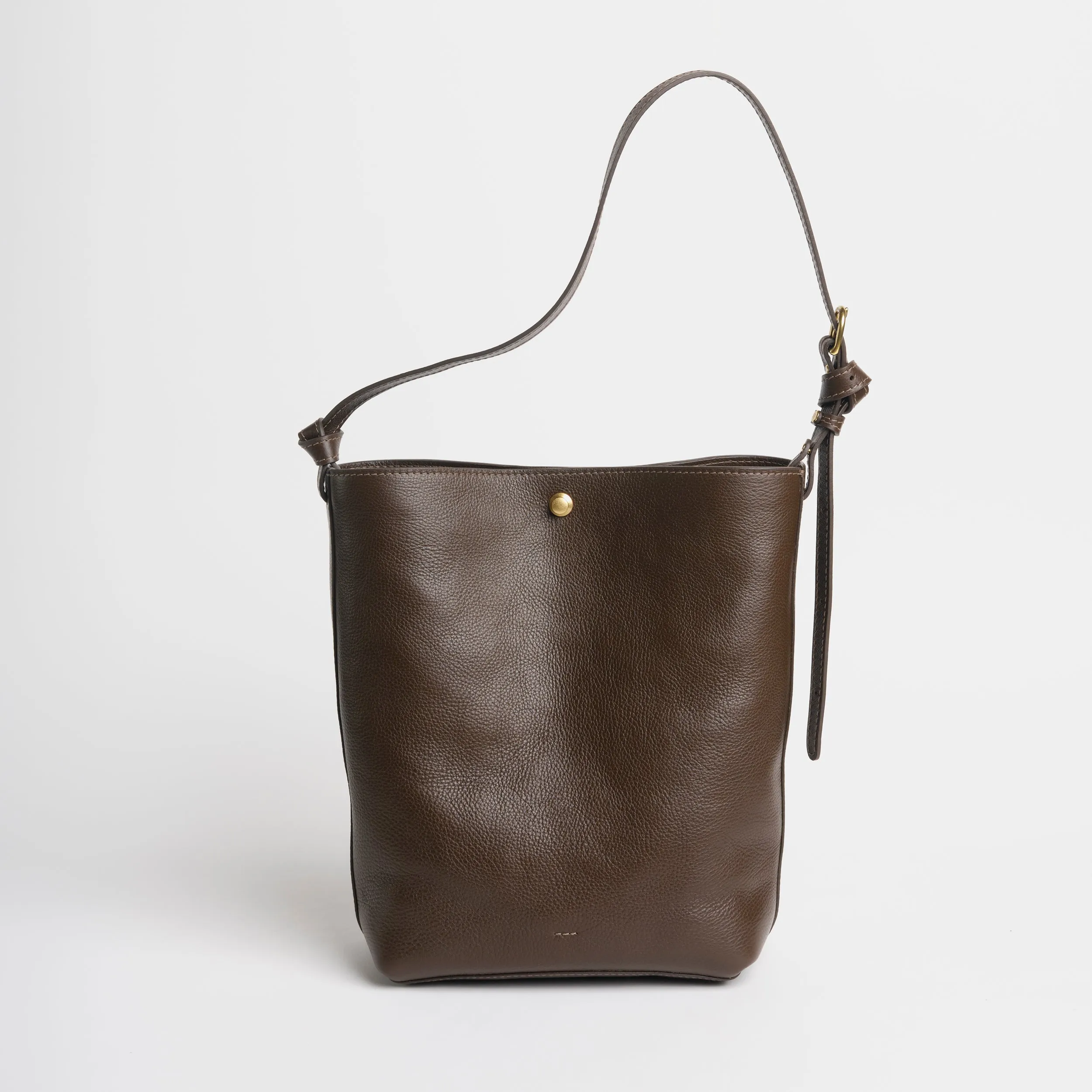 Lee in Chaga sold by LINDQUIST