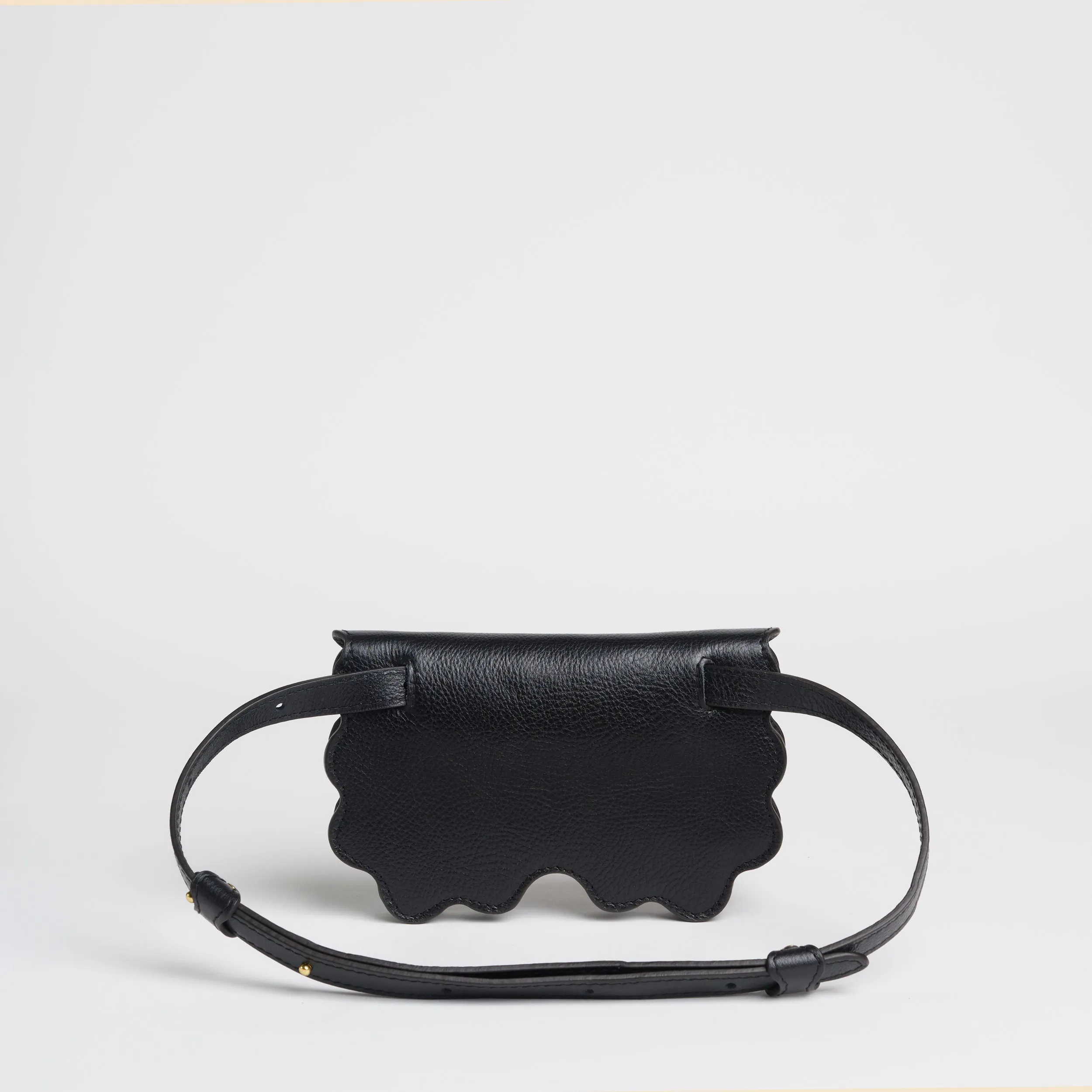 Limited Edition Scallop Shell Faba in Black sold by LINDQUIST product image thumbnail 3