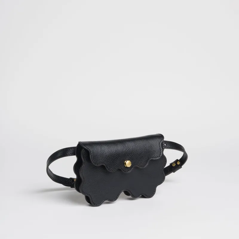 Limited Edition Scallop Shell Faba in Black made by LINDQUIST
