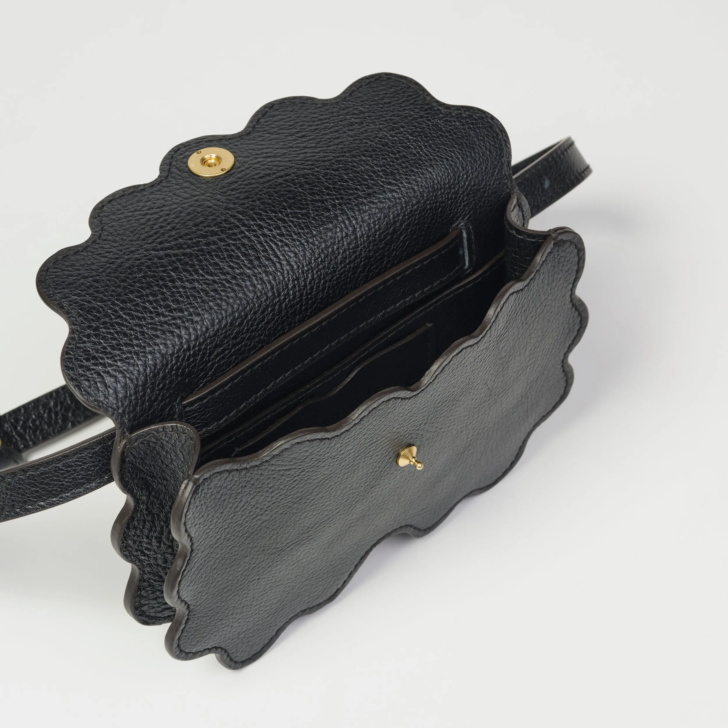 Limited Edition Scallop Shell Faba in Black sold by LINDQUIST product image thumbnail 5