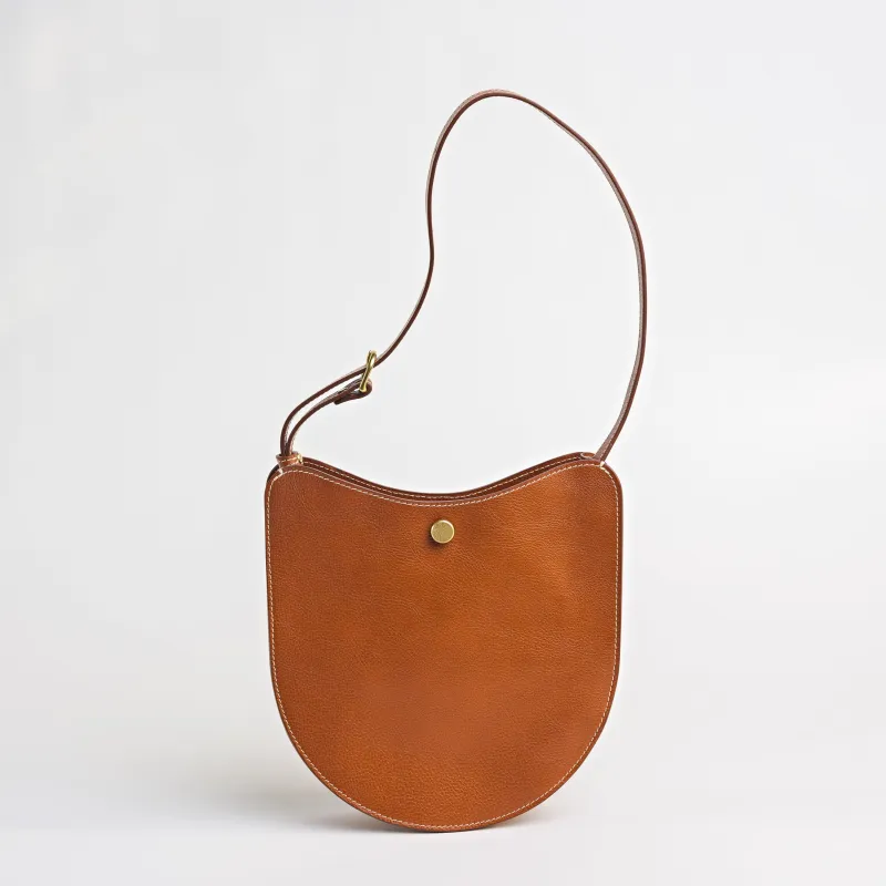 Savoie in Leather Brown made by LINDQUIST