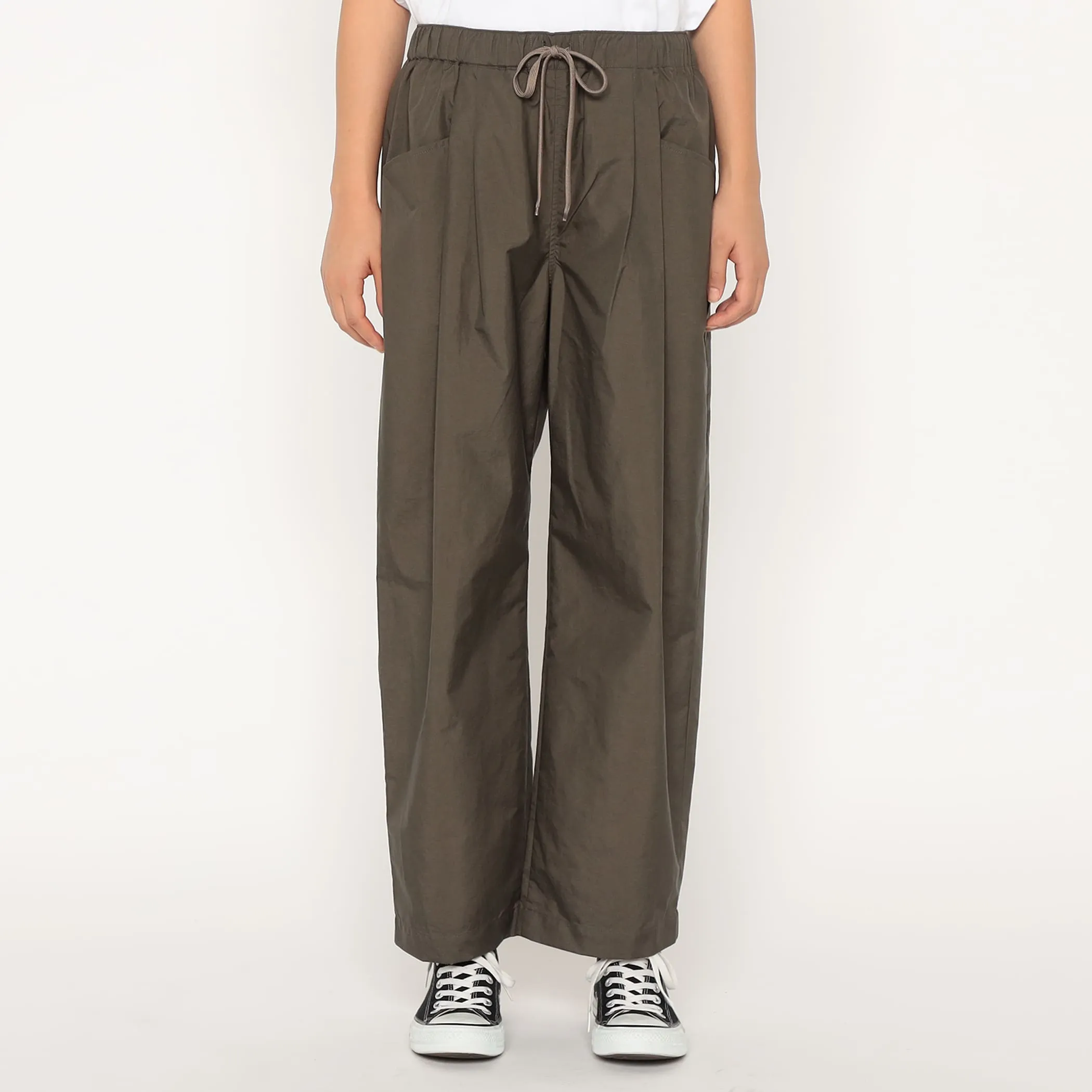 Women's Stunner Nylon 2tuck Easy Pants sold by Danton product image thumbnail 3