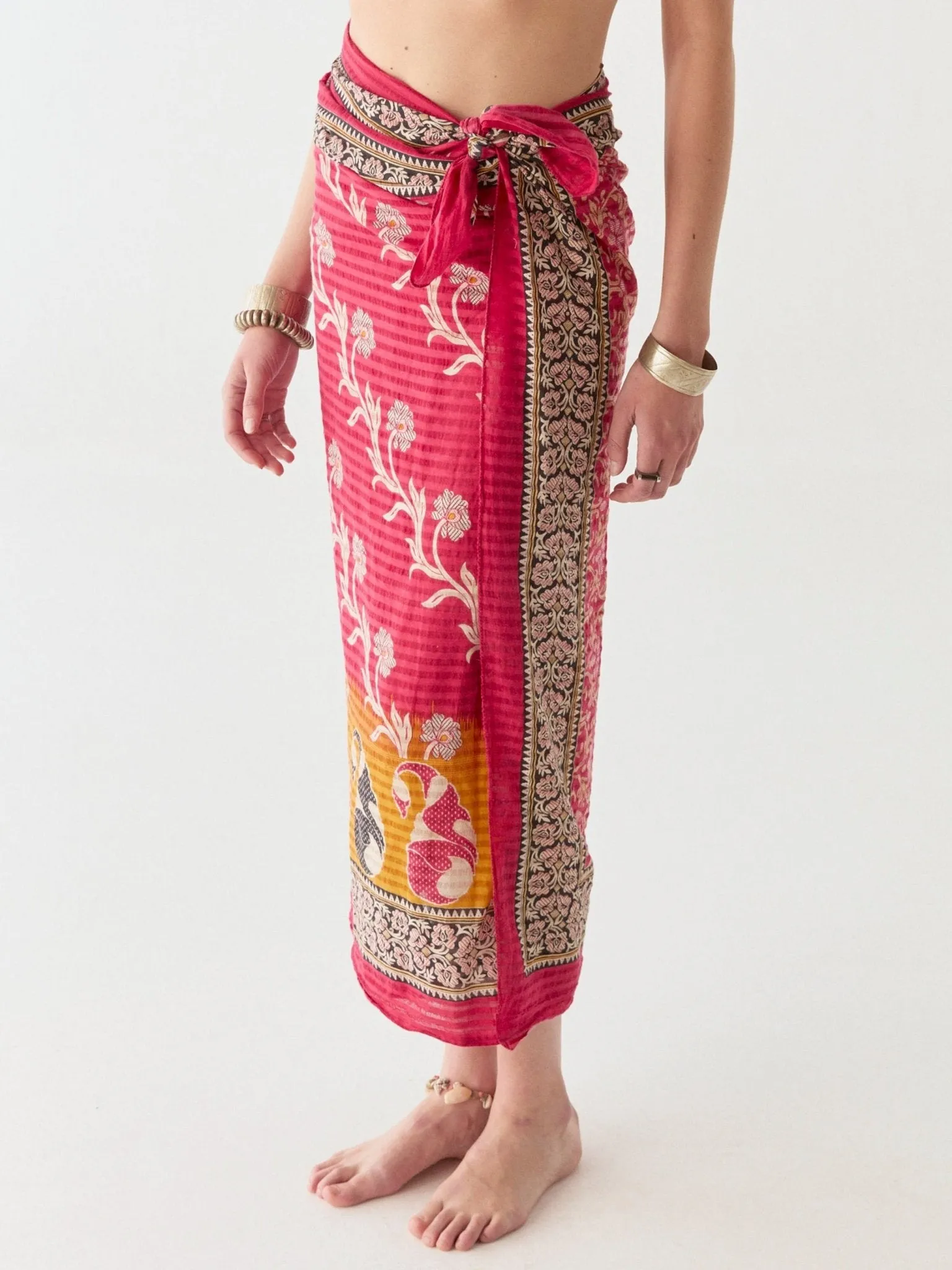 Byron Pareo - Red Stuart sold by Maison Hotel product image thumbnail 4