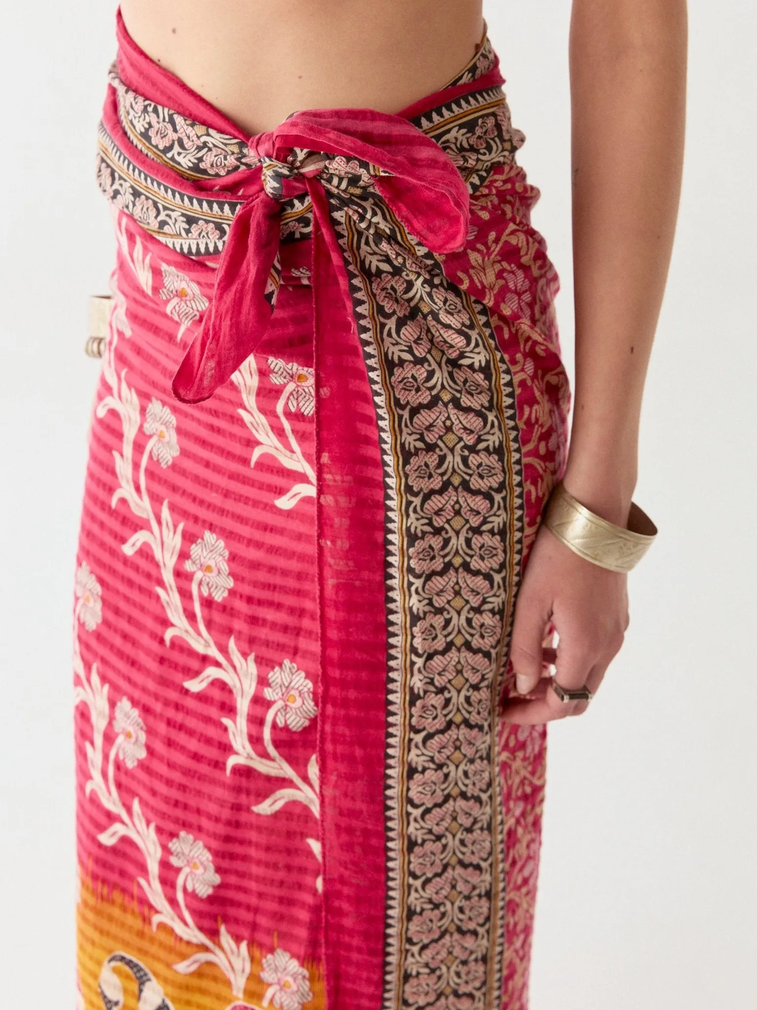 Byron Pareo - Red Stuart sold by Maison Hotel product image thumbnail 5