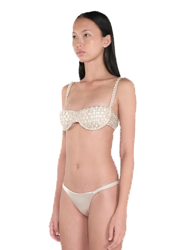 Weavestring Bottom made by Isa Boulder