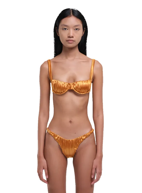 Waves Bottom made by Isa Boulder