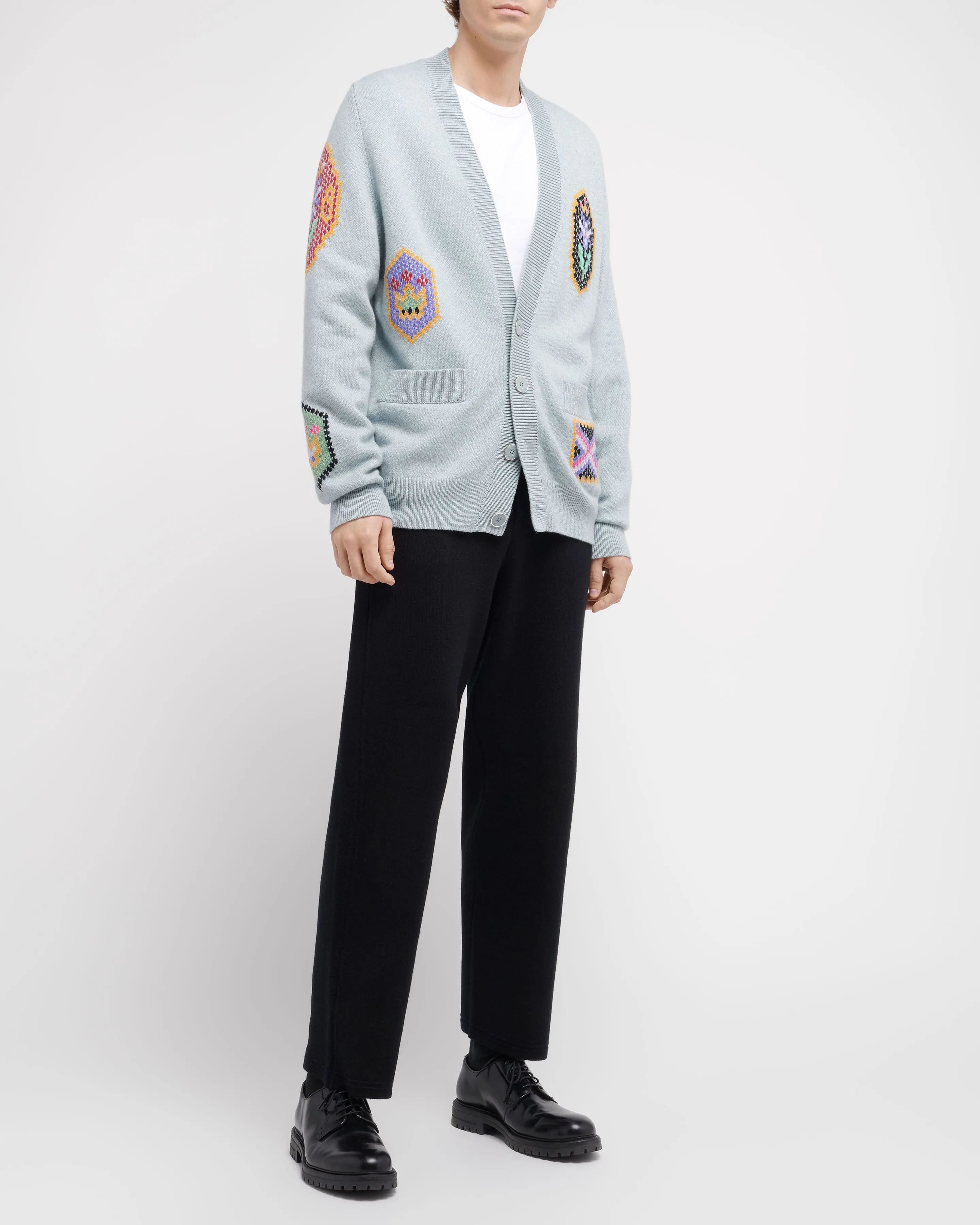 Cardigan col V en cachemire à symboles écossais sold by Barrie product image thumbnail 5