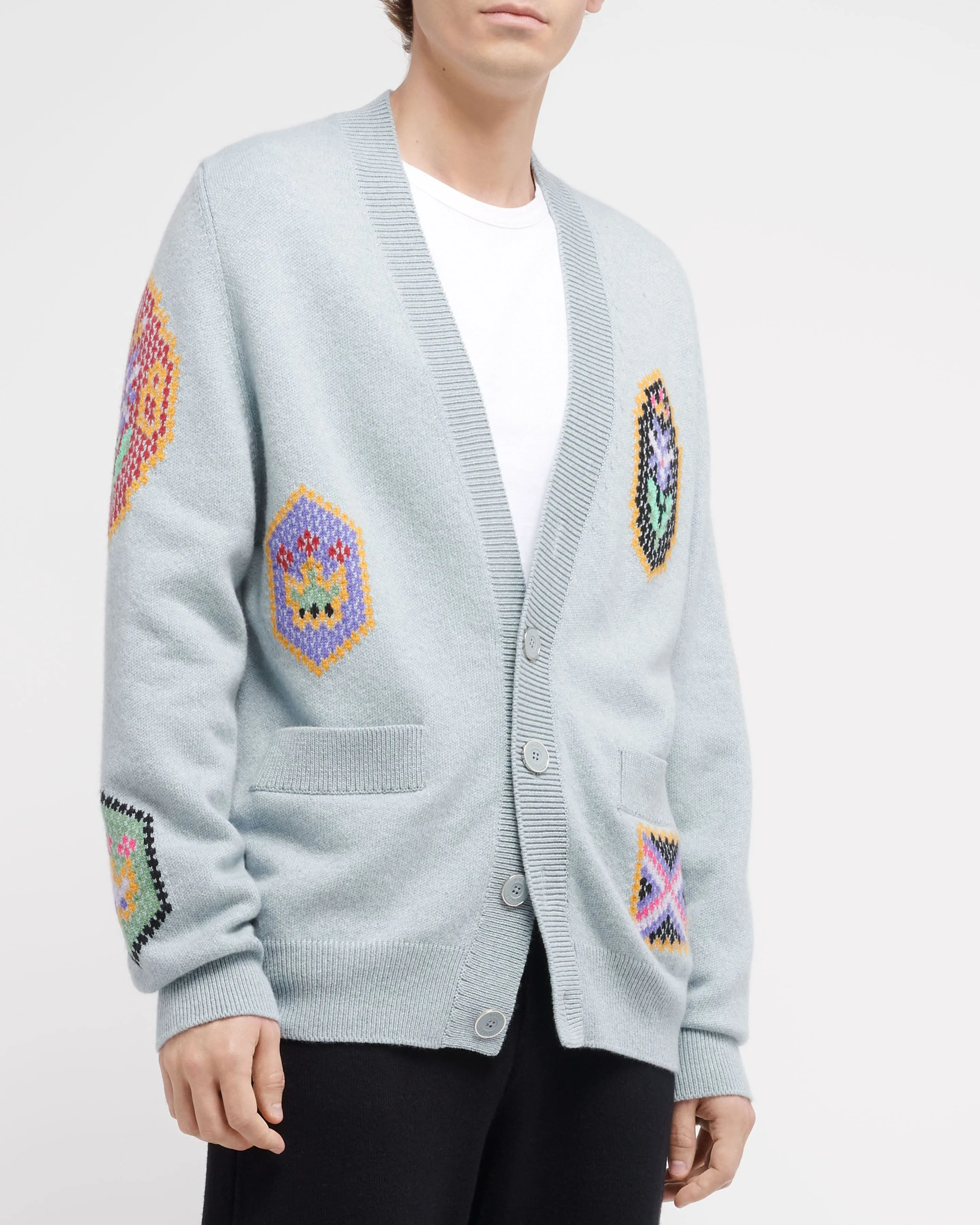 Cardigan col V en cachemire à symboles écossais sold by Barrie product image thumbnail 3