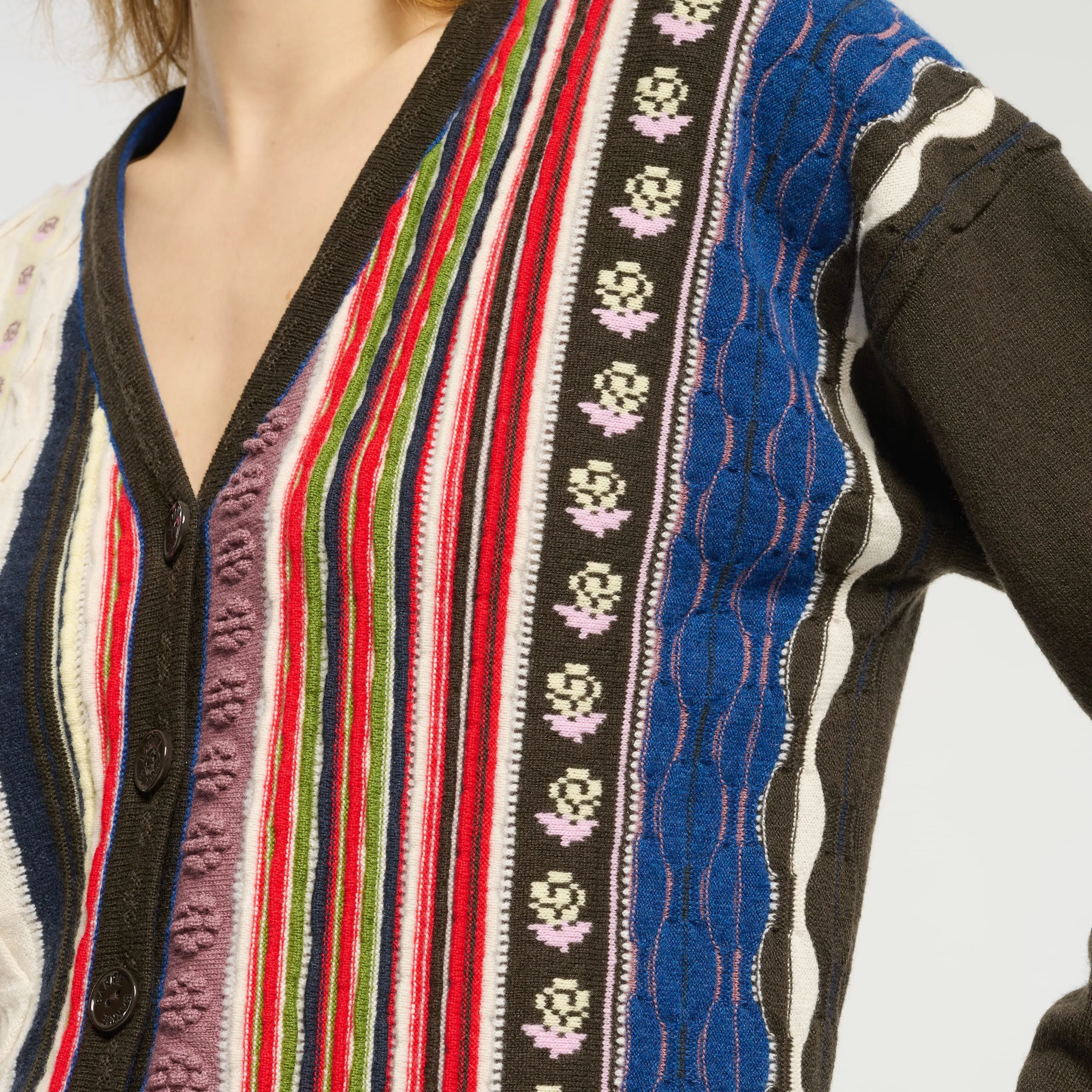 Cardigan en cachemire à motif rayé en relief sold by Barrie