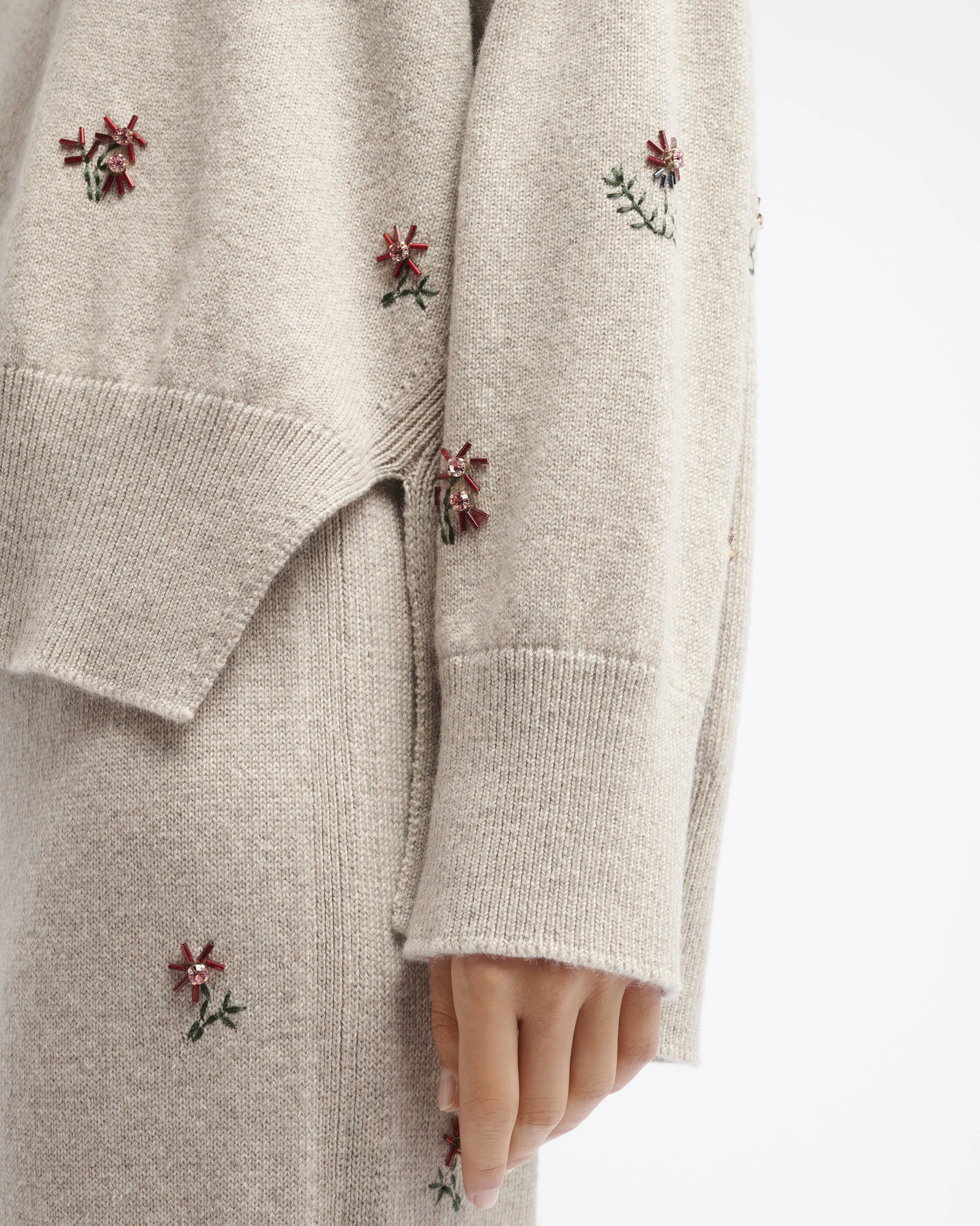 Pull iconique oversize en cachemire brodé sold by Barrie product image thumbnail 2