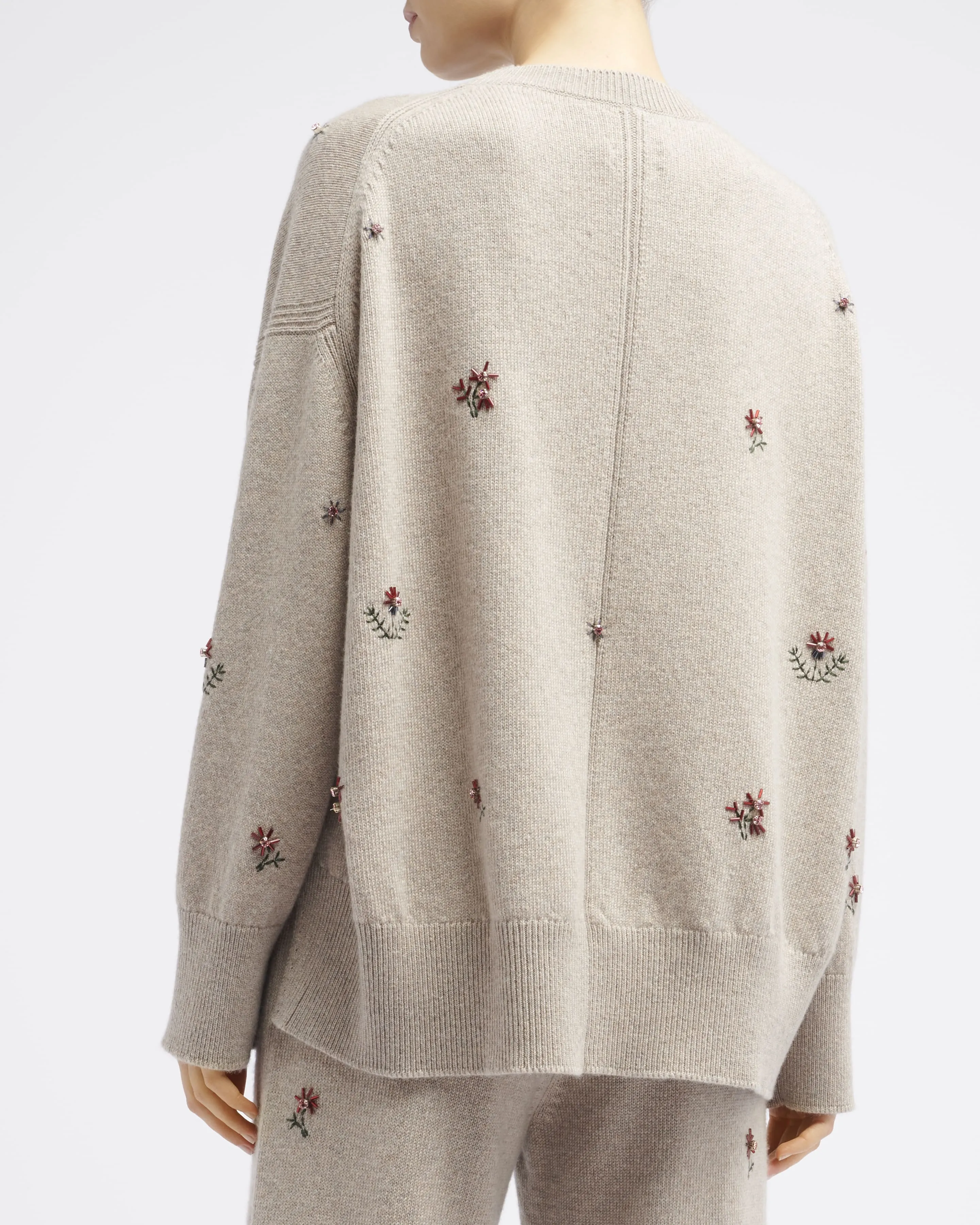 Pull iconique oversize en cachemire brodé sold by Barrie product image thumbnail 4