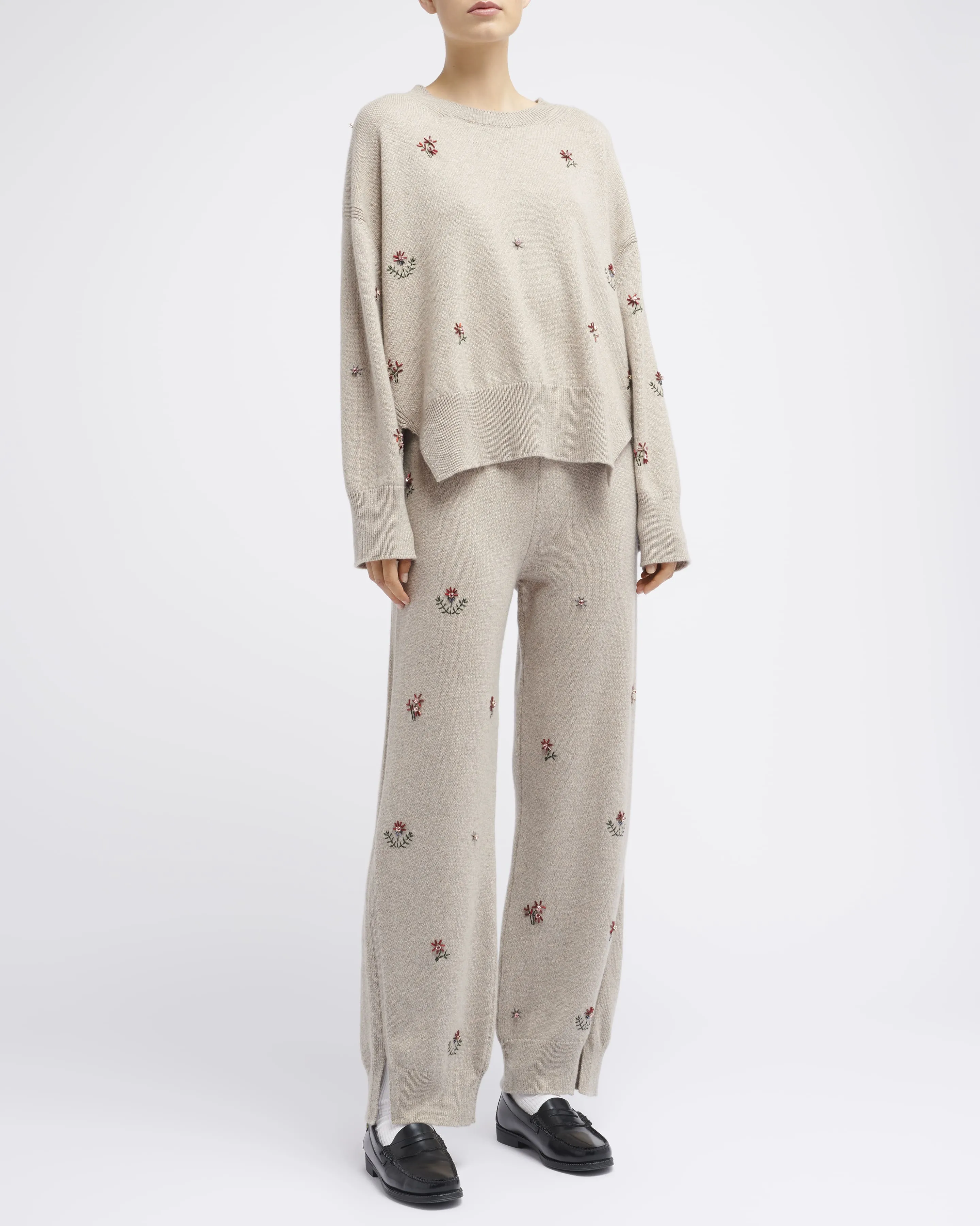 Pull iconique oversize en cachemire brodé sold by Barrie product image thumbnail 5