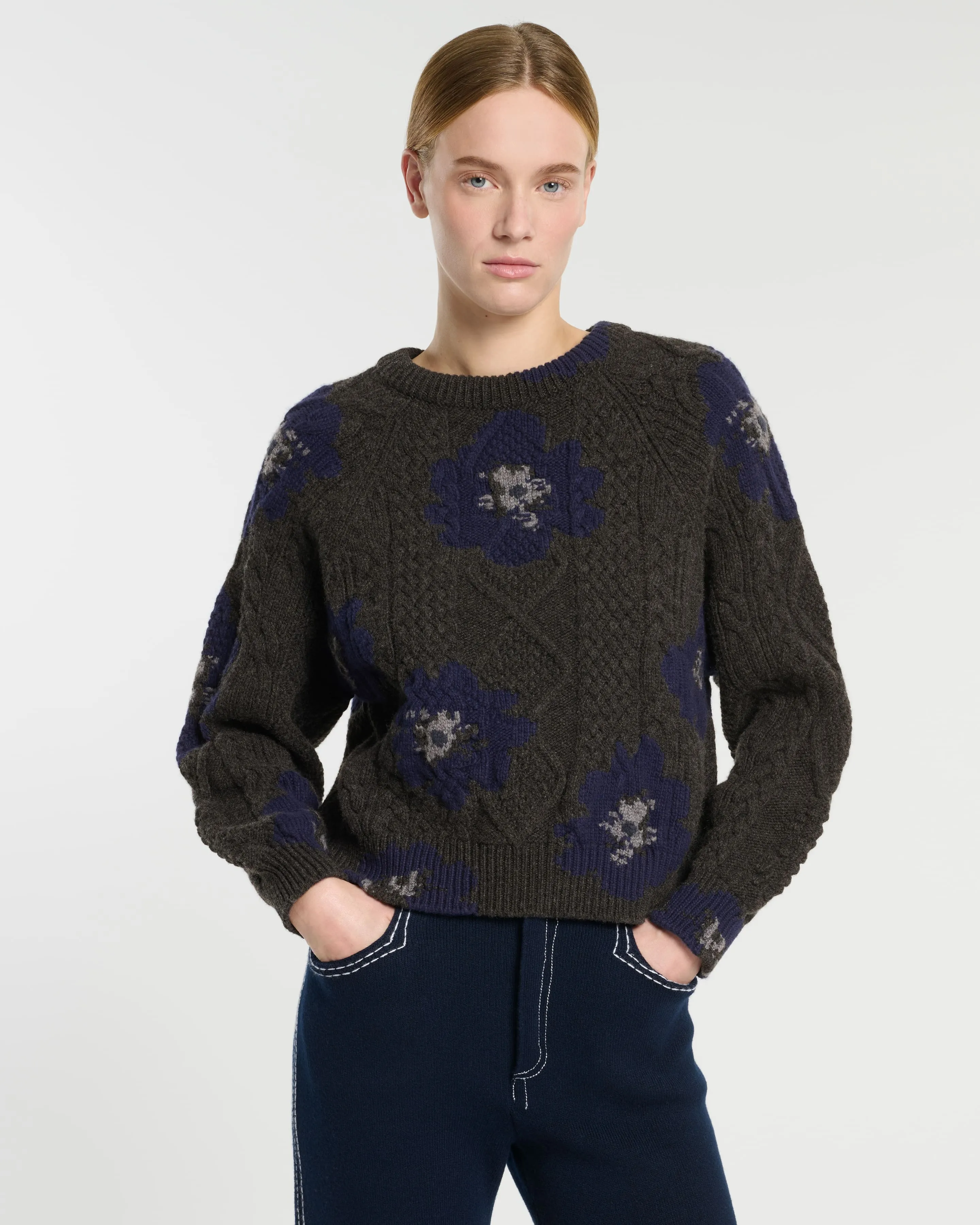 Pull col rond motif fleuri en cachemire sold by Barrie product image thumbnail 3