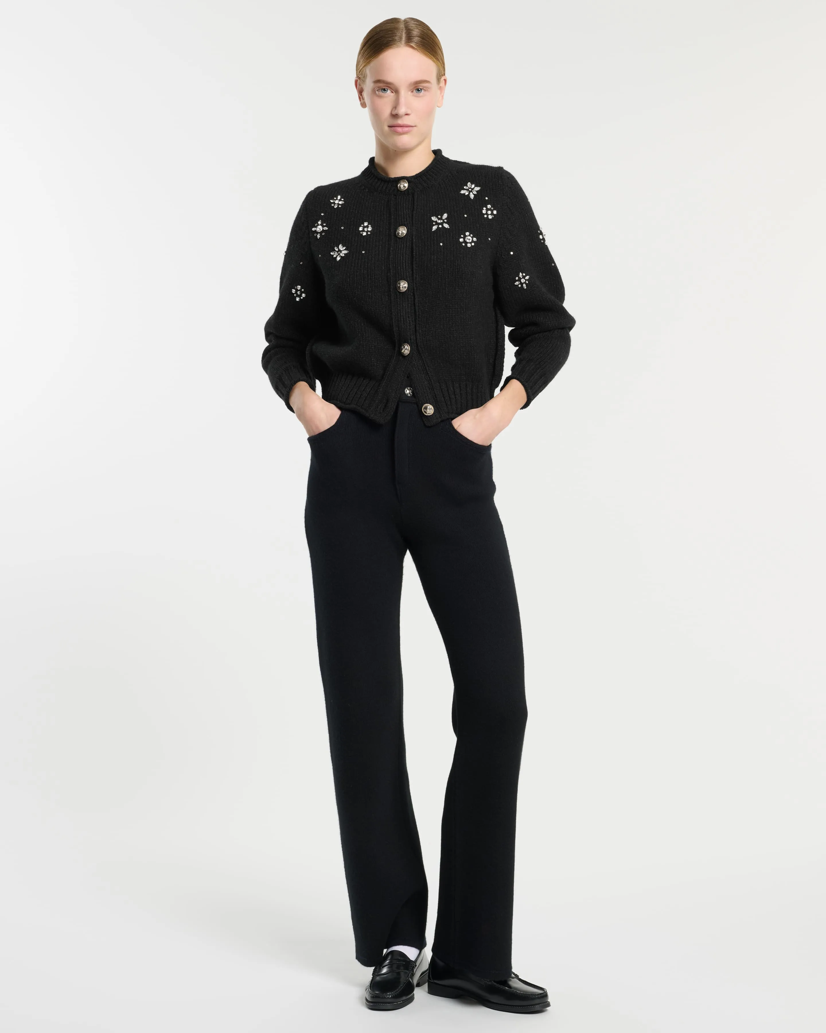 Cardigan épais en cachemire avec détail bijoux sold by Barrie product image thumbnail 4