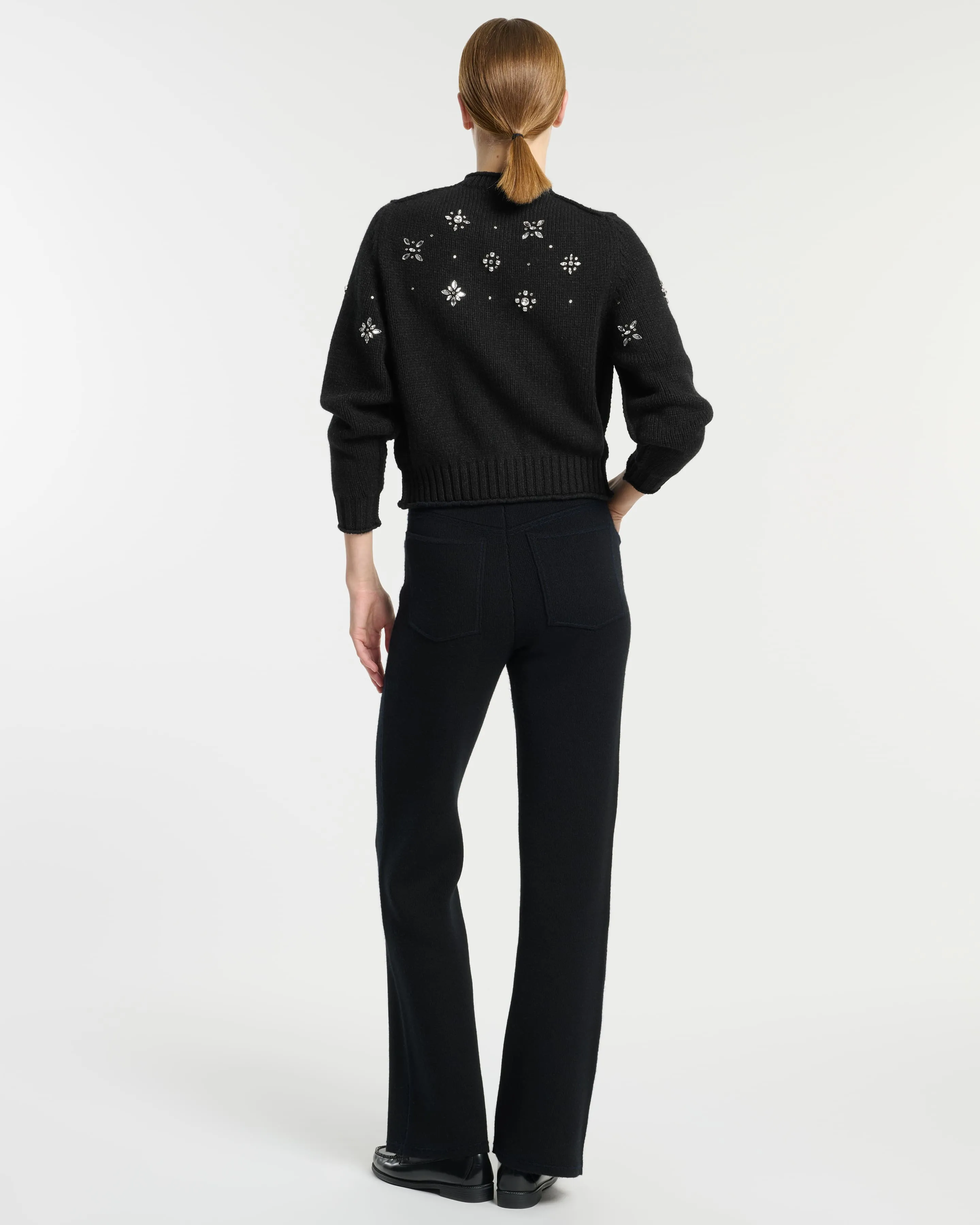 Cardigan épais en cachemire avec détail bijoux sold by Barrie product image thumbnail 5