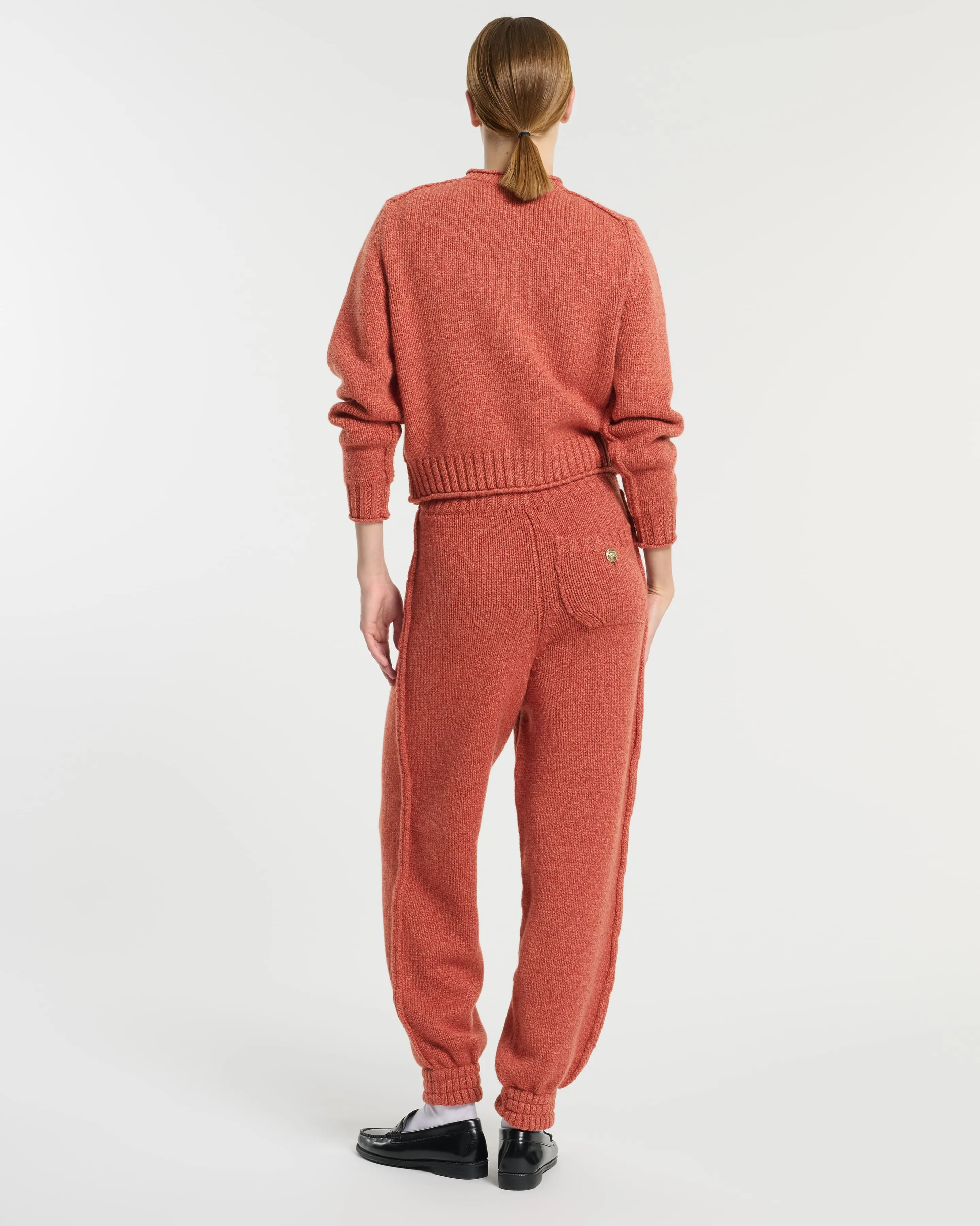 Cardigan épais en cachemire à boutons dorés sold by Barrie product image thumbnail 5