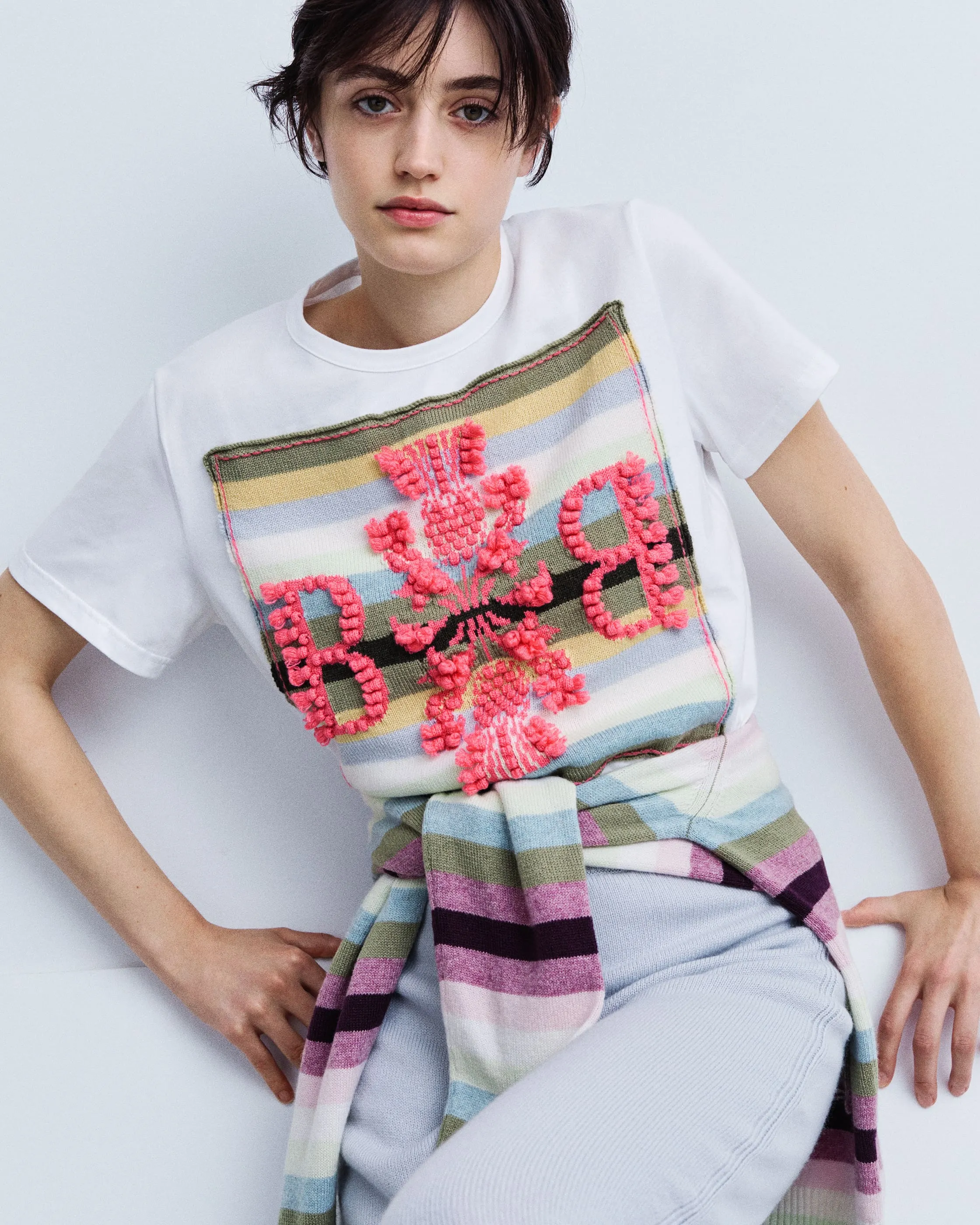 T-shirt avec patch logo B à rayures en cachemire sold by Barrie product image thumbnail 5