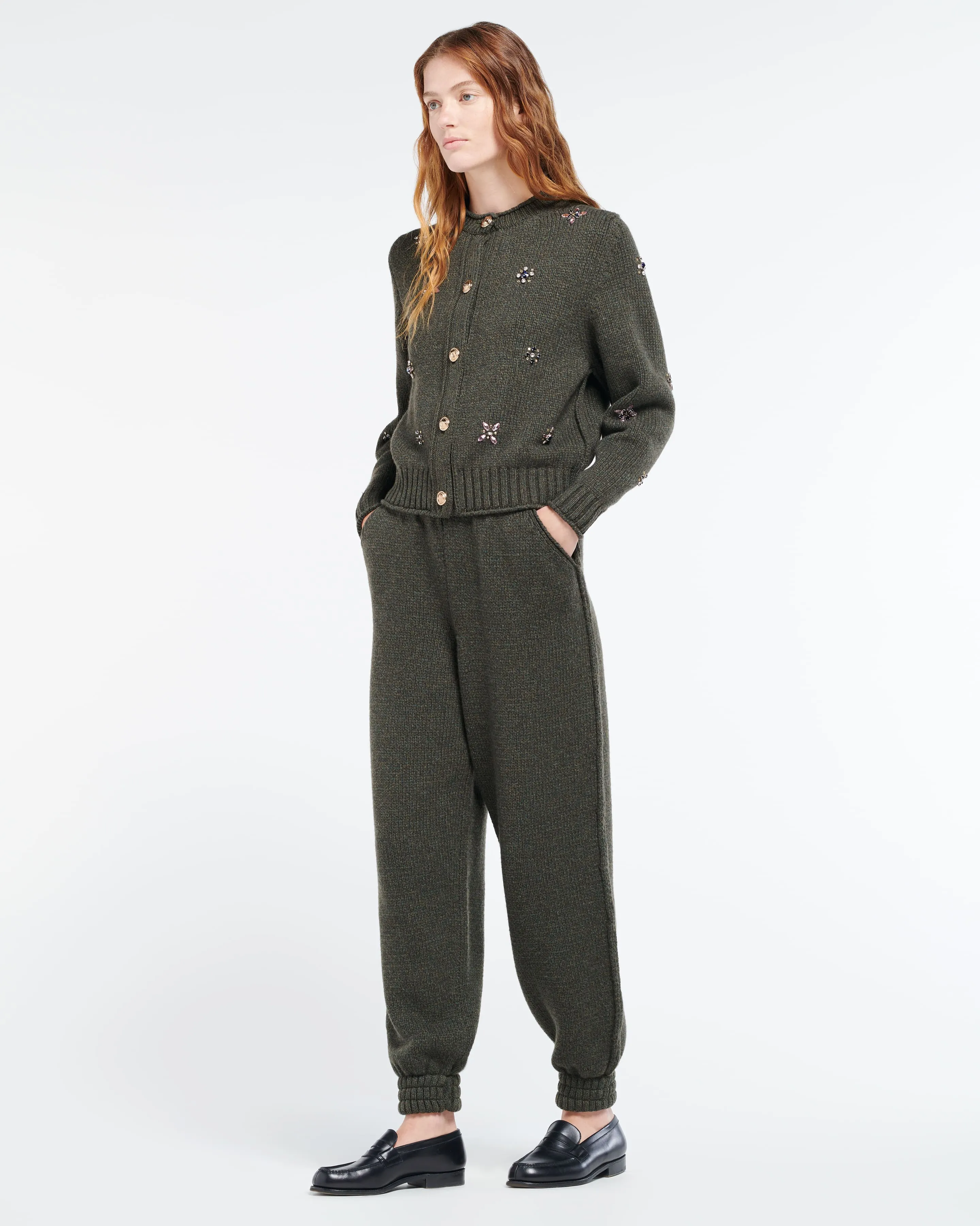 Cardigan épais en cachemire à broderies et boutons dorés sold by Barrie product image thumbnail 5