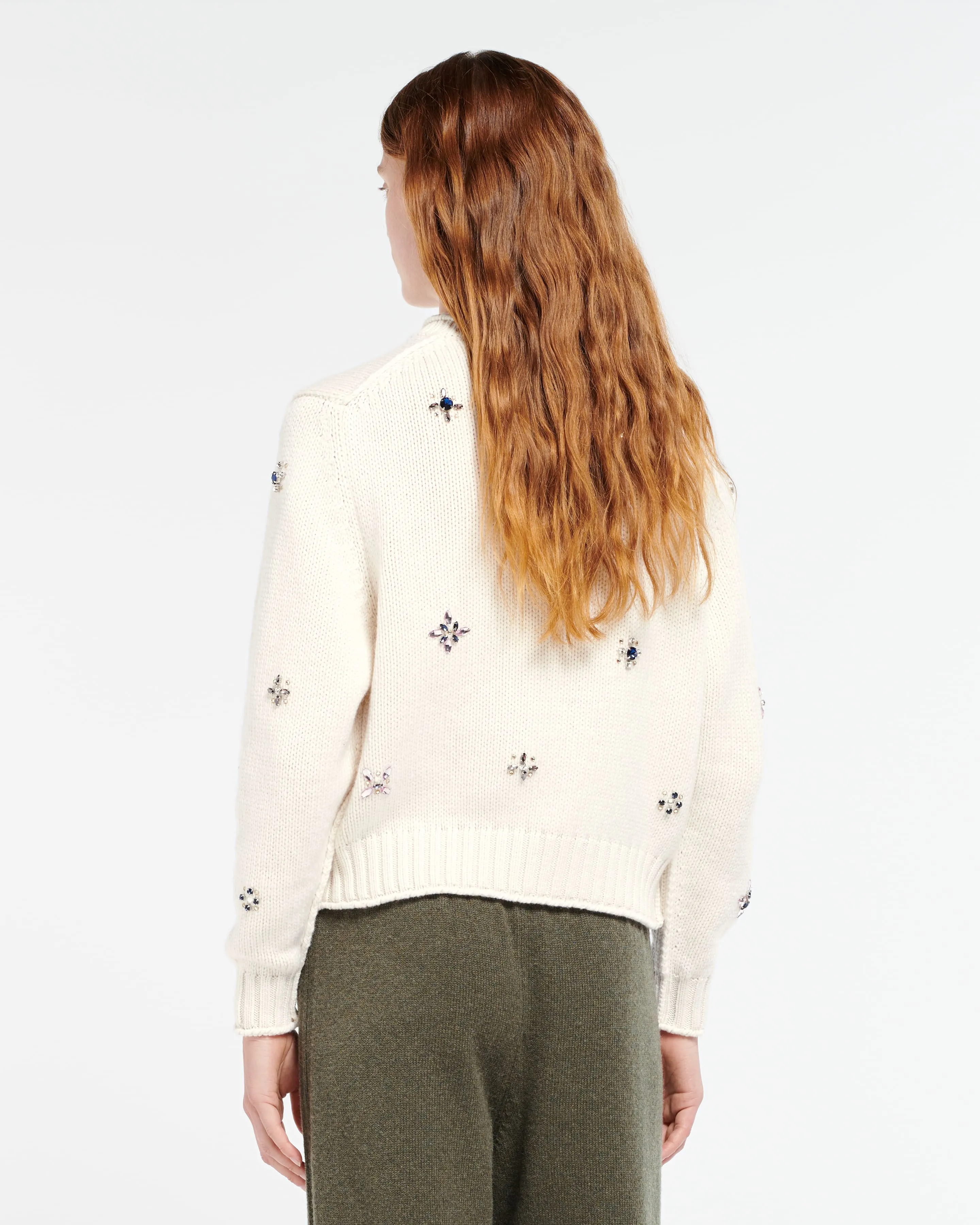 Cardigan épais en cachemire à broderies et boutons dorés sold by Barrie product image thumbnail 4