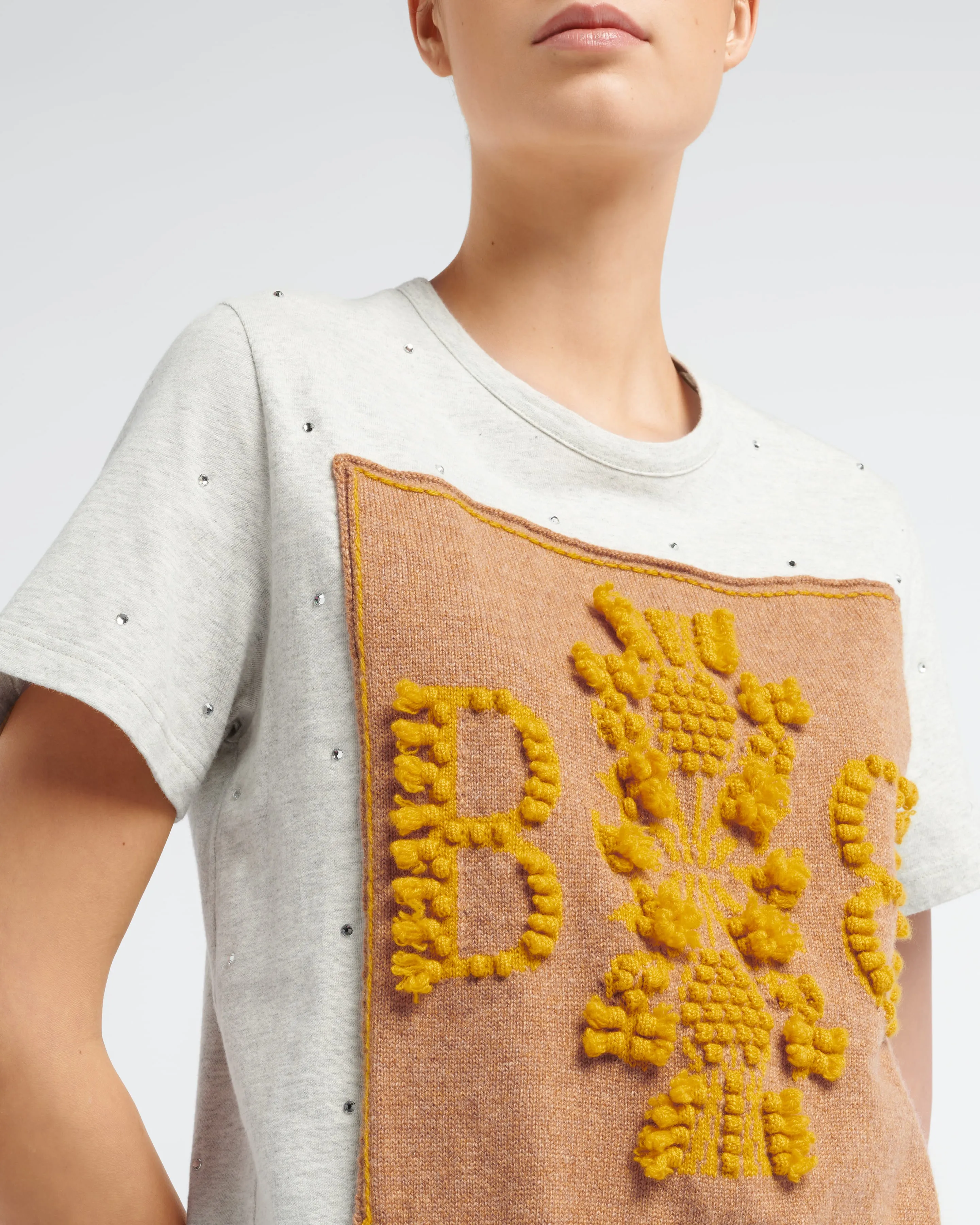 T-Shirt strassé avec patch logo B en cachemire sold by Barrie product image thumbnail 2