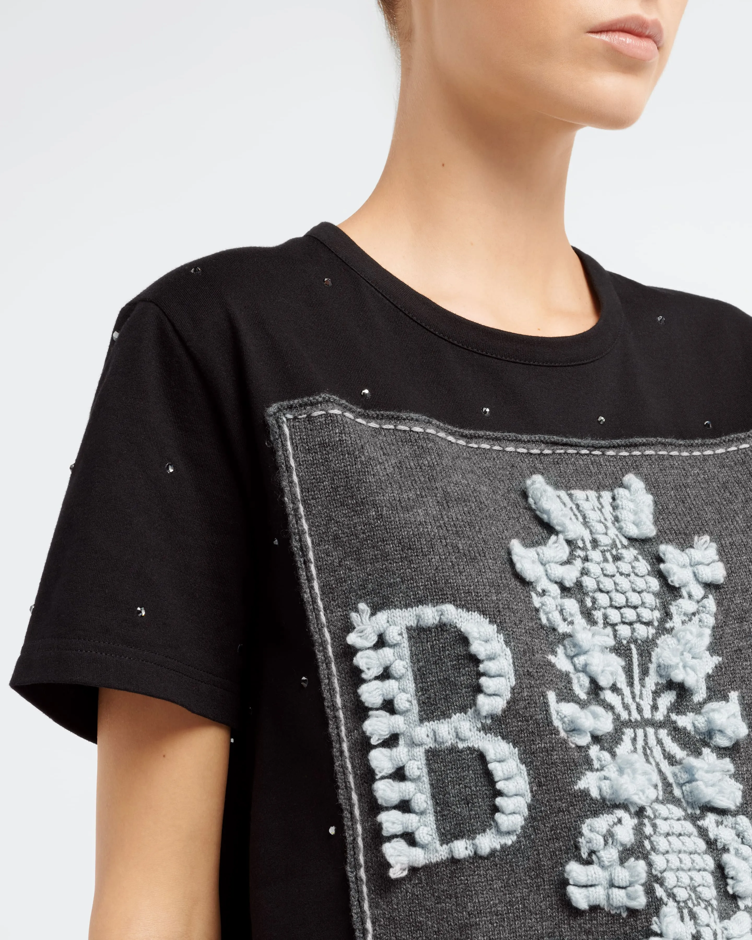T-Shirt strassé avec patch logo B en cachemire sold by Barrie product image thumbnail 2