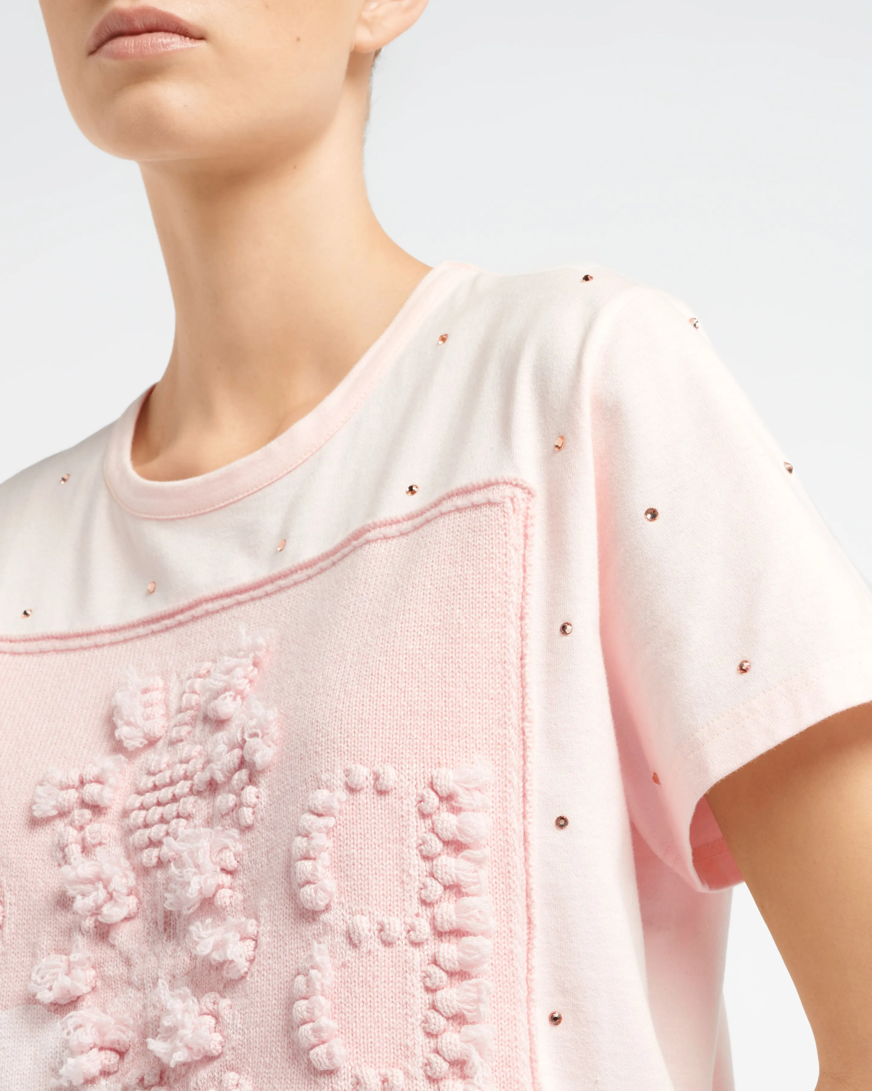 T-Shirt strassé avec patch logo B en cachemire sold by Barrie product image thumbnail 2