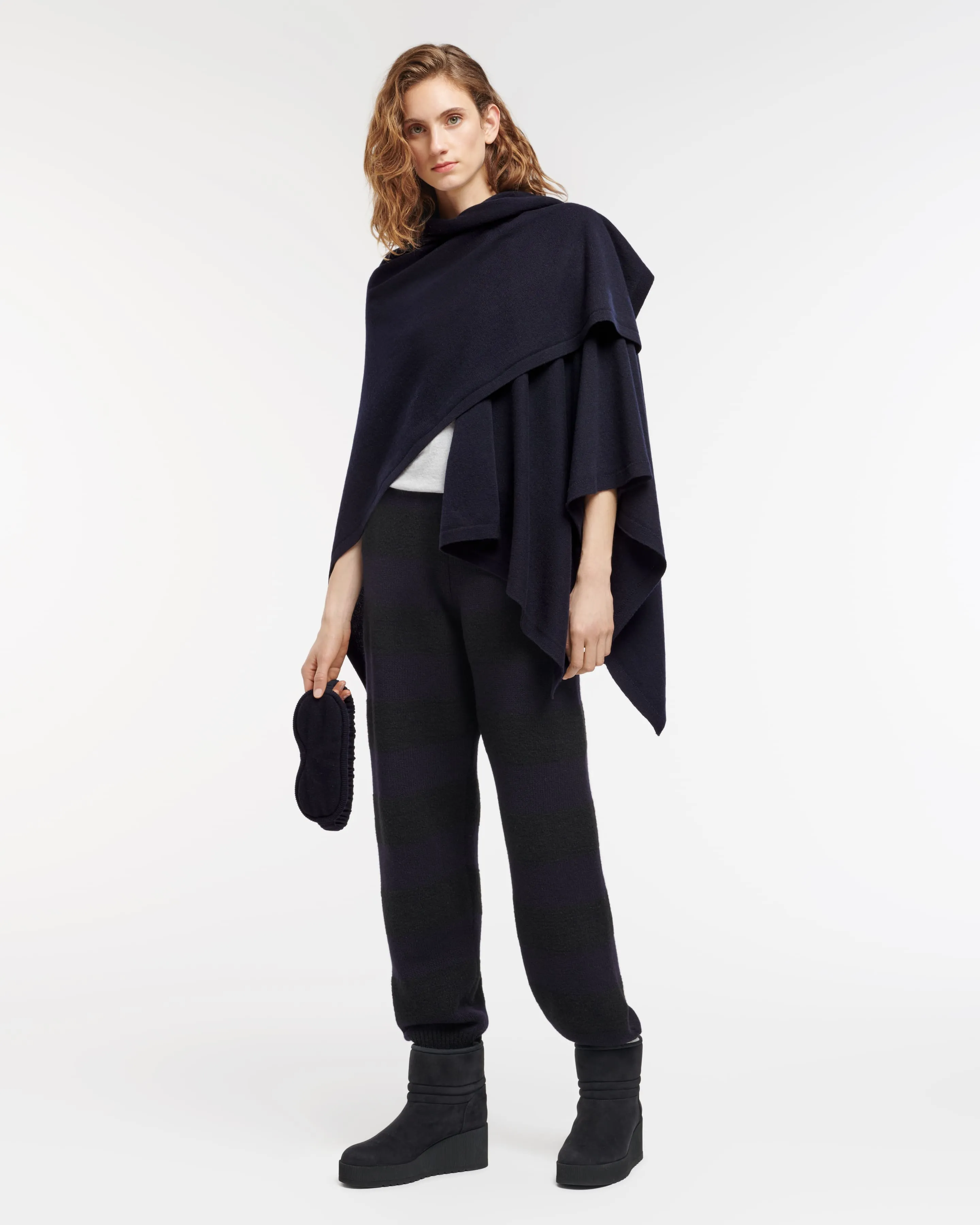 Travel set en cachemire sold by Barrie product image thumbnail 5