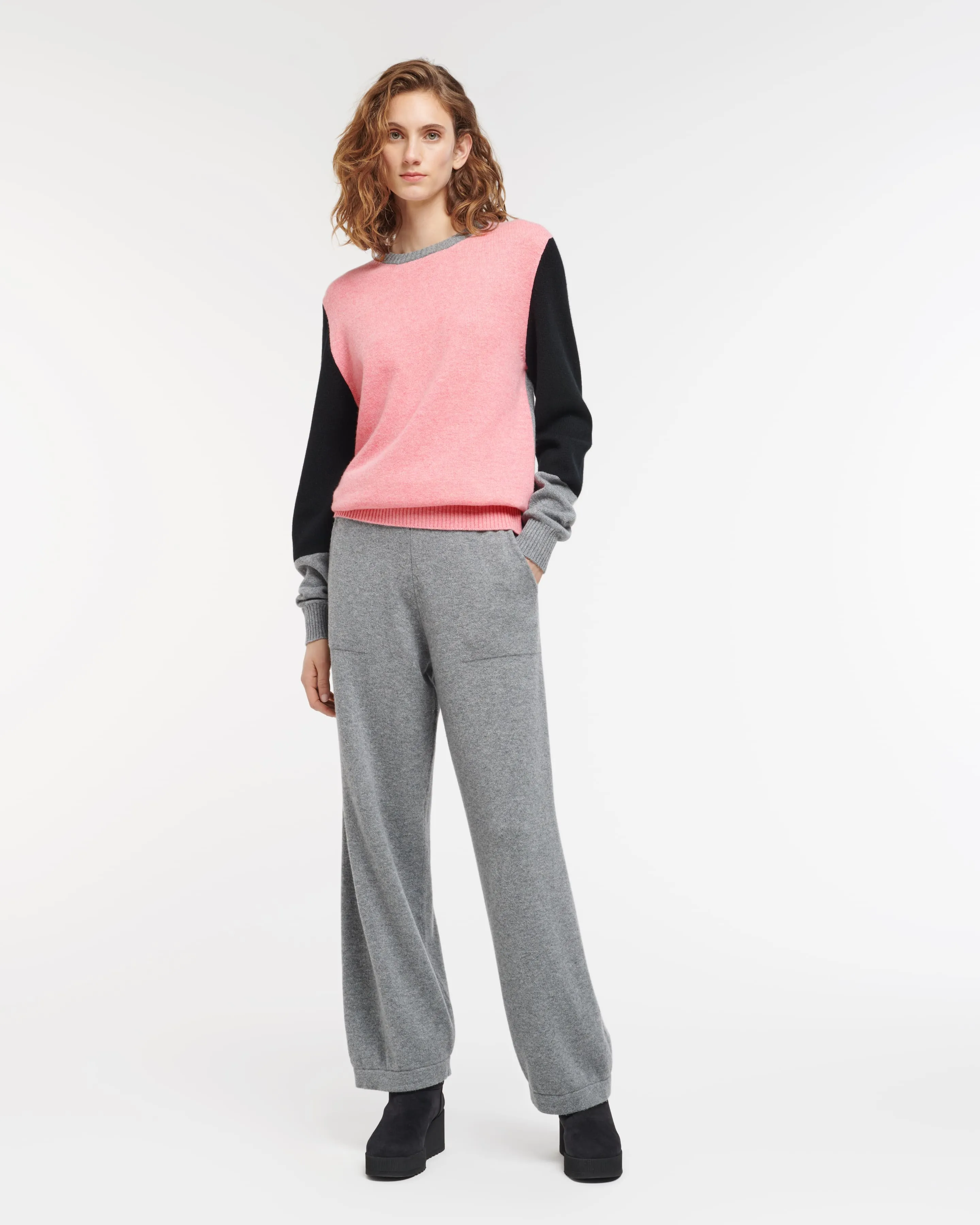 Pantalon coupe large en cachemire sold by Barrie product image thumbnail 4