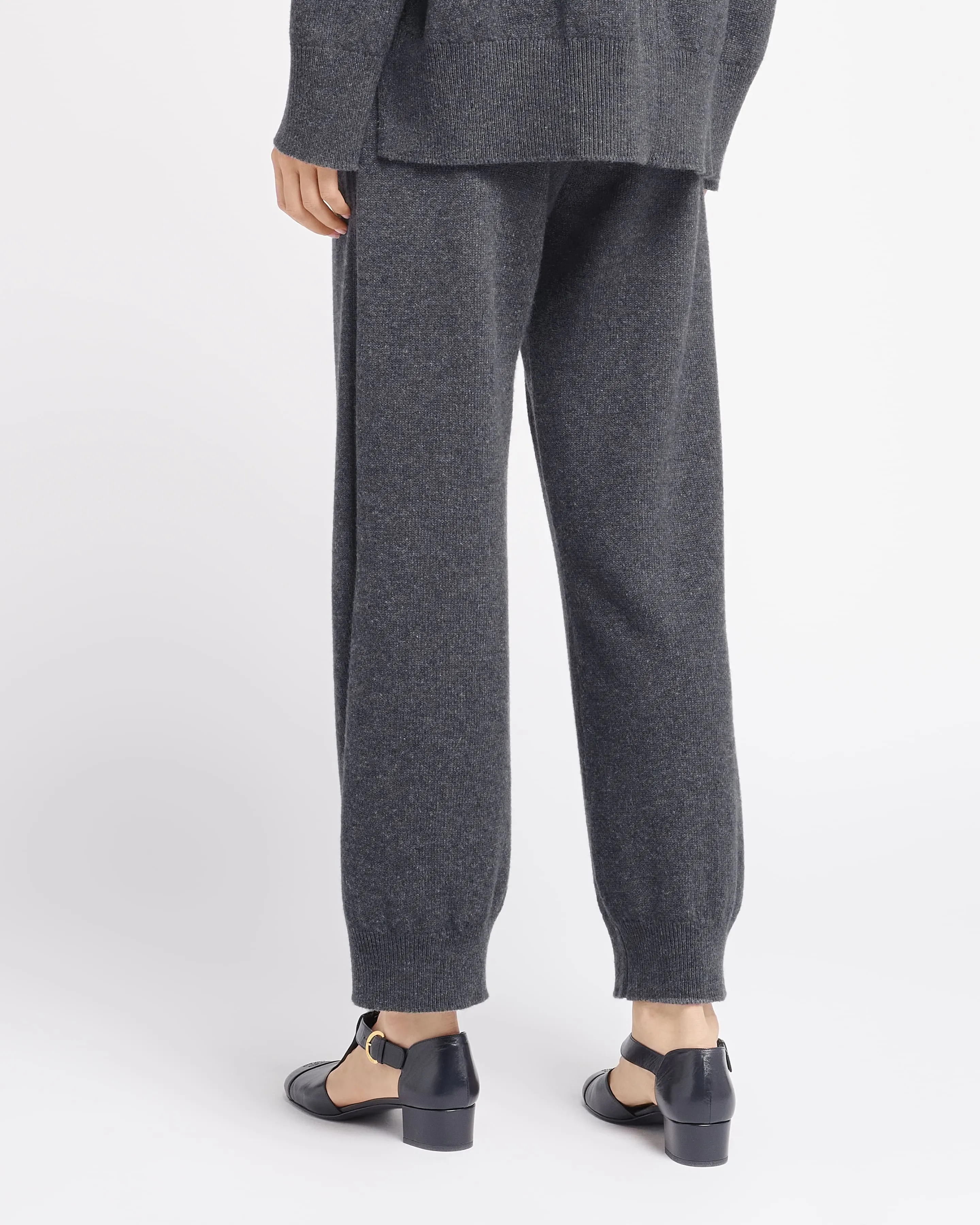 Pantalon iconique en cachemire sold by Barrie product image thumbnail 5