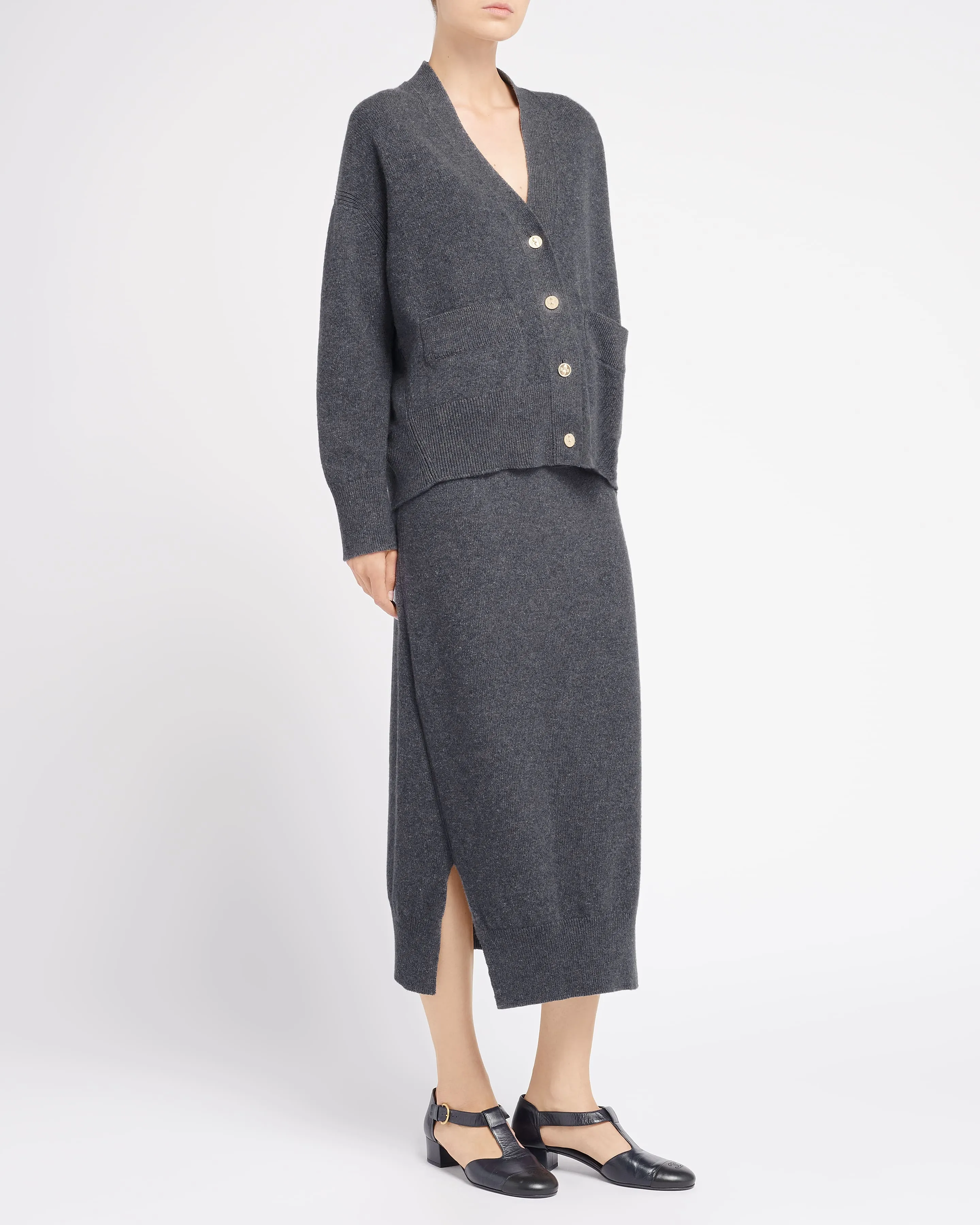 Cardigan iconique en cachemire sold by Barrie product image thumbnail 5