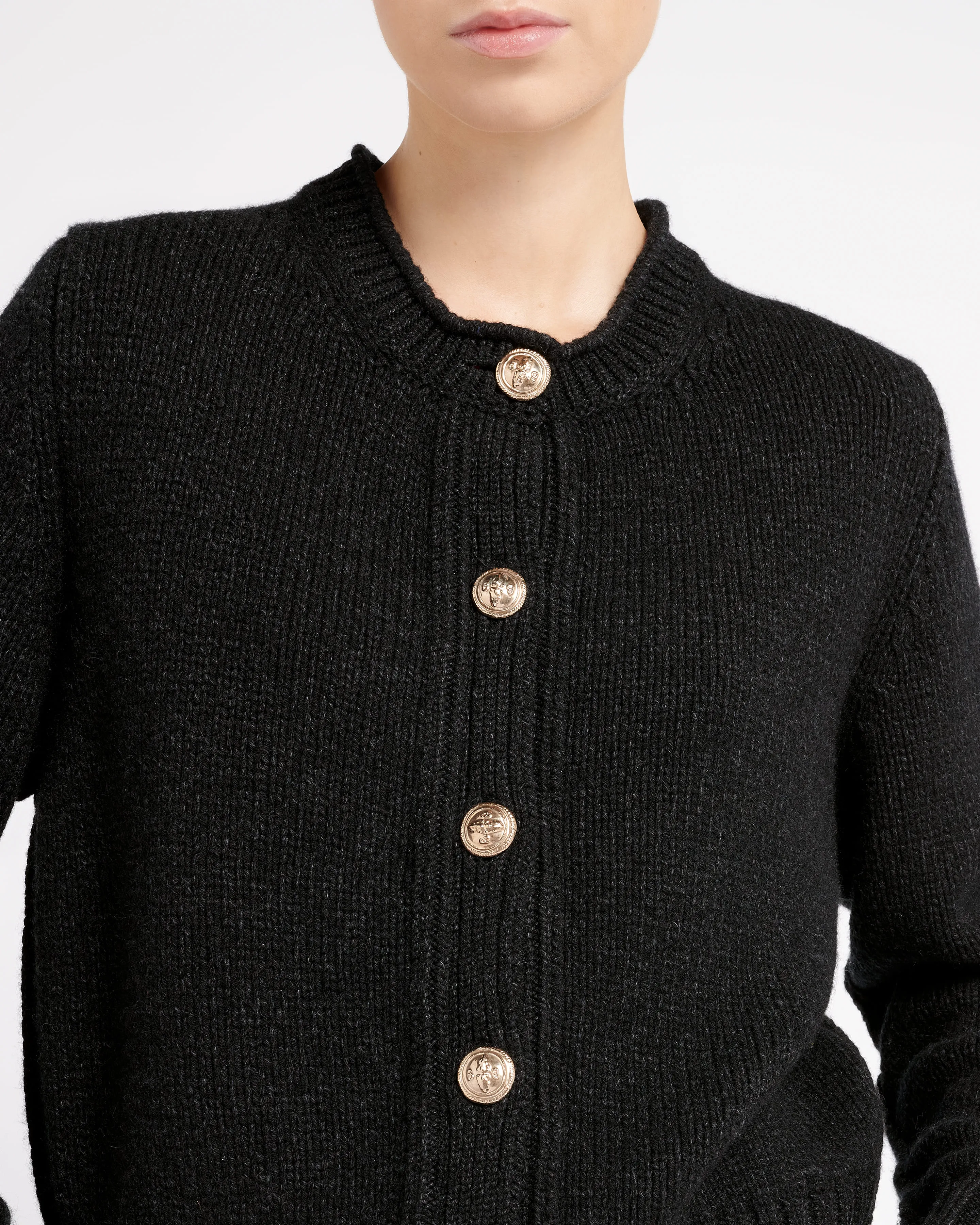 Cardigan épais en cachemire à boutons dorés sold by Barrie product image thumbnail 2