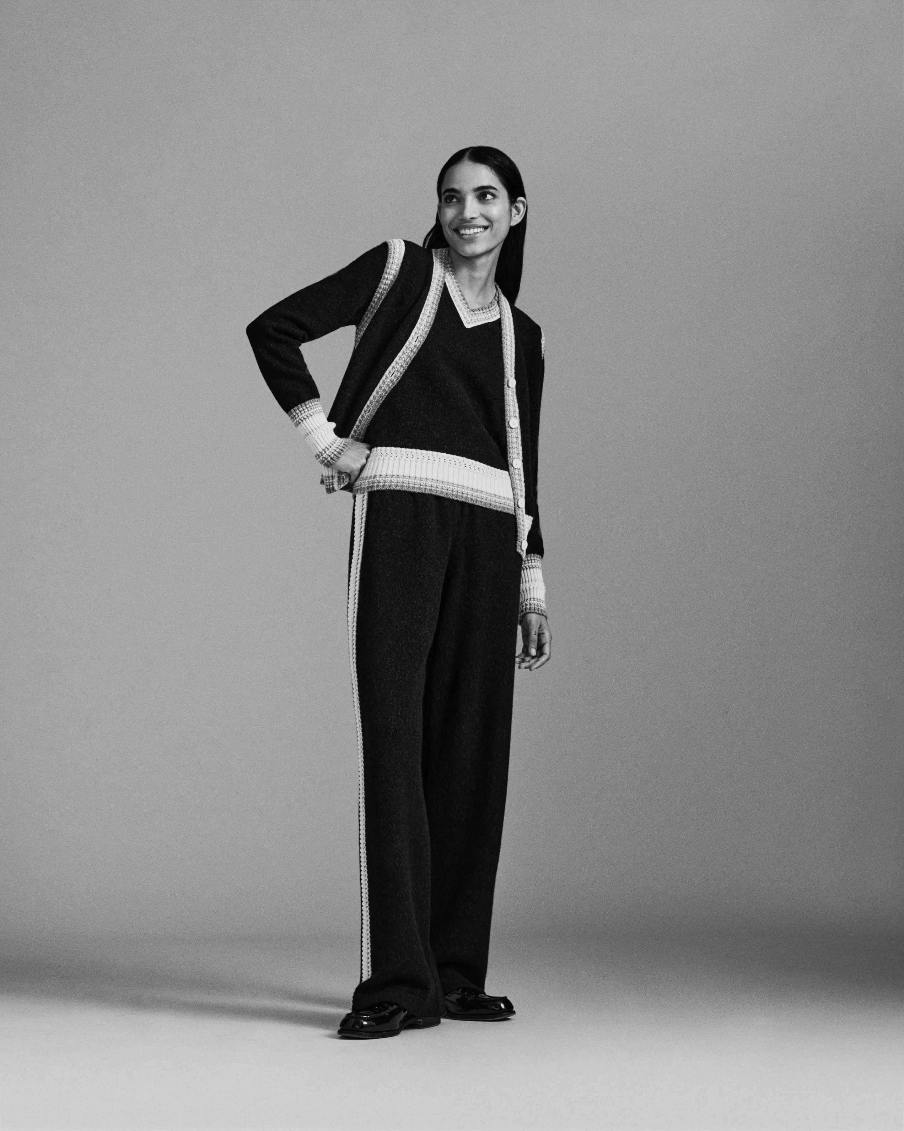 Pull chiné col V en cachemire sold by Barrie product image thumbnail 5