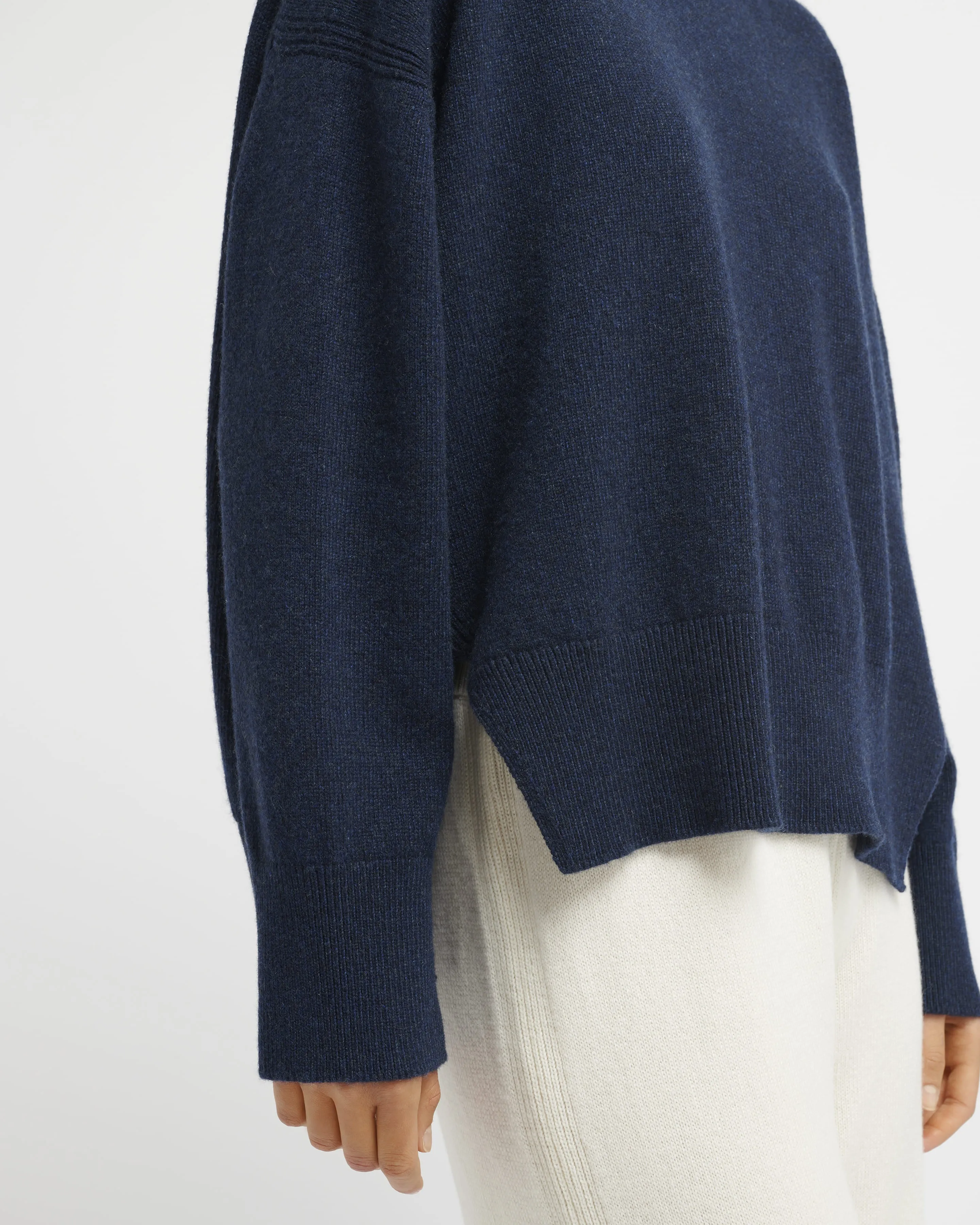 Pull col rond oversize en cachemire sold by Barrie product image thumbnail 2