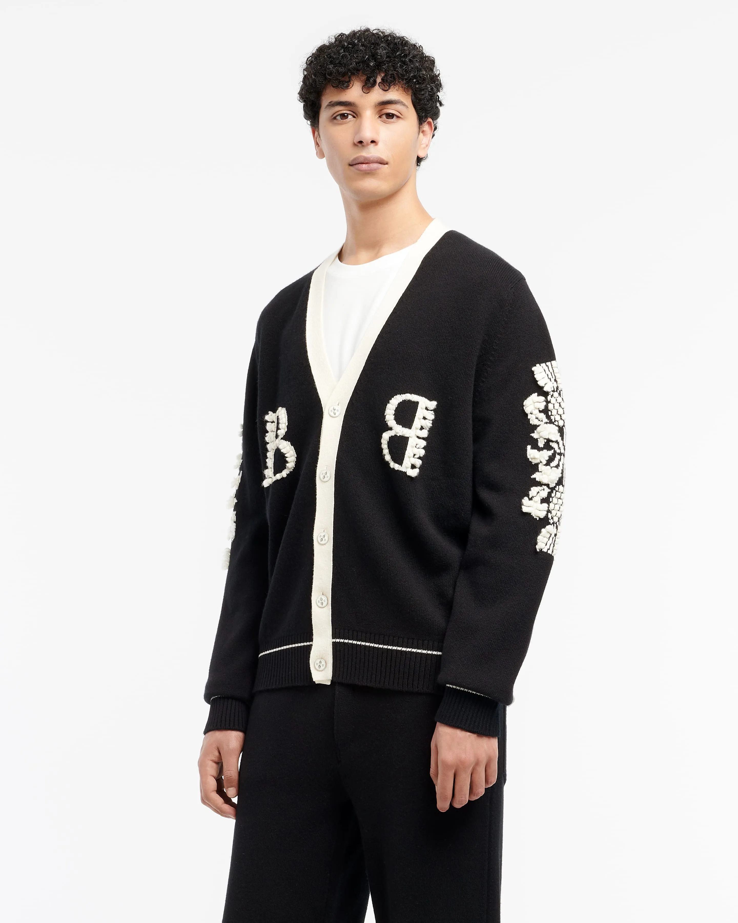 Cardigan col V logo B en cachemire sold by Barrie product image thumbnail 3