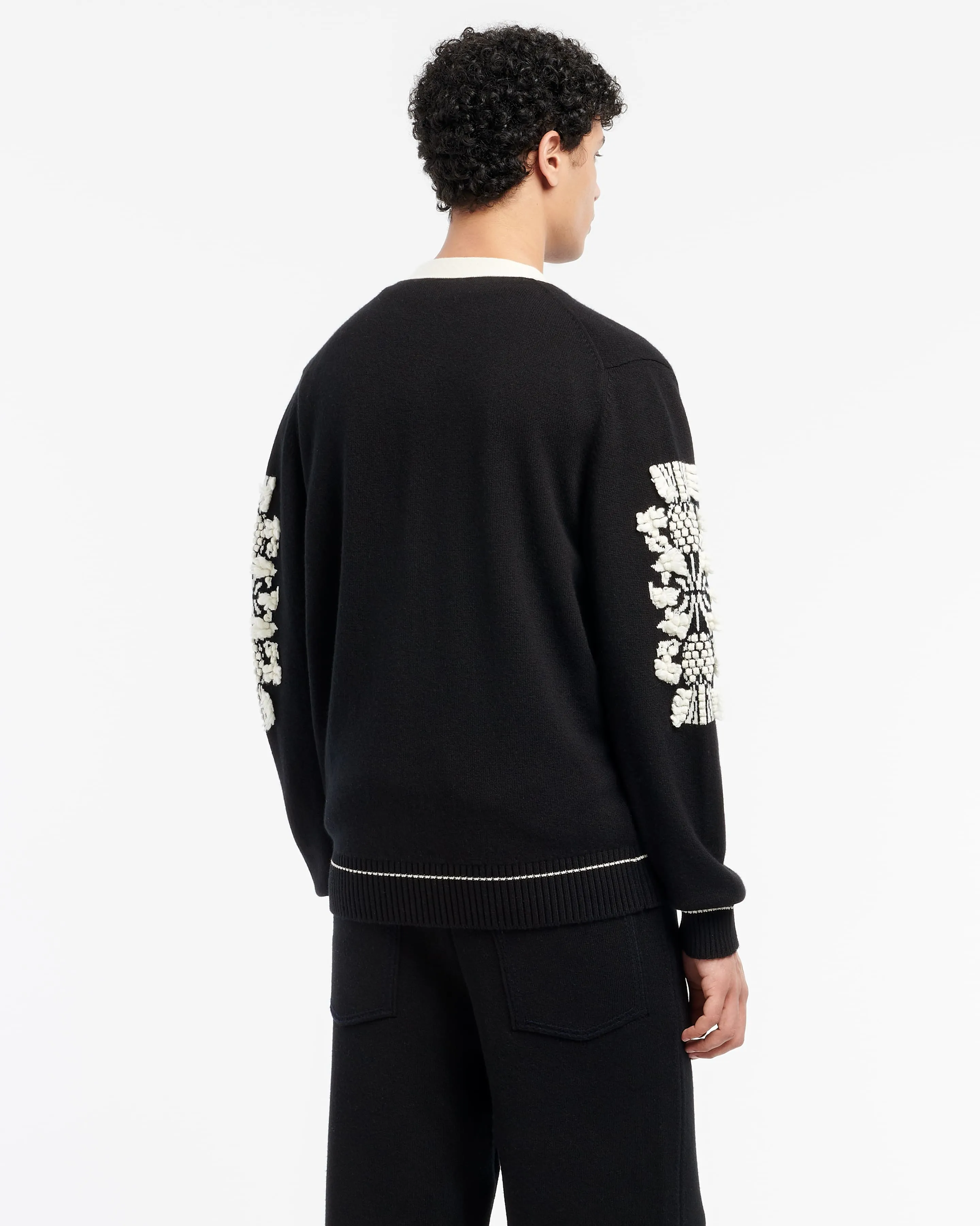 Cardigan col V logo B en cachemire sold by Barrie product image thumbnail 4