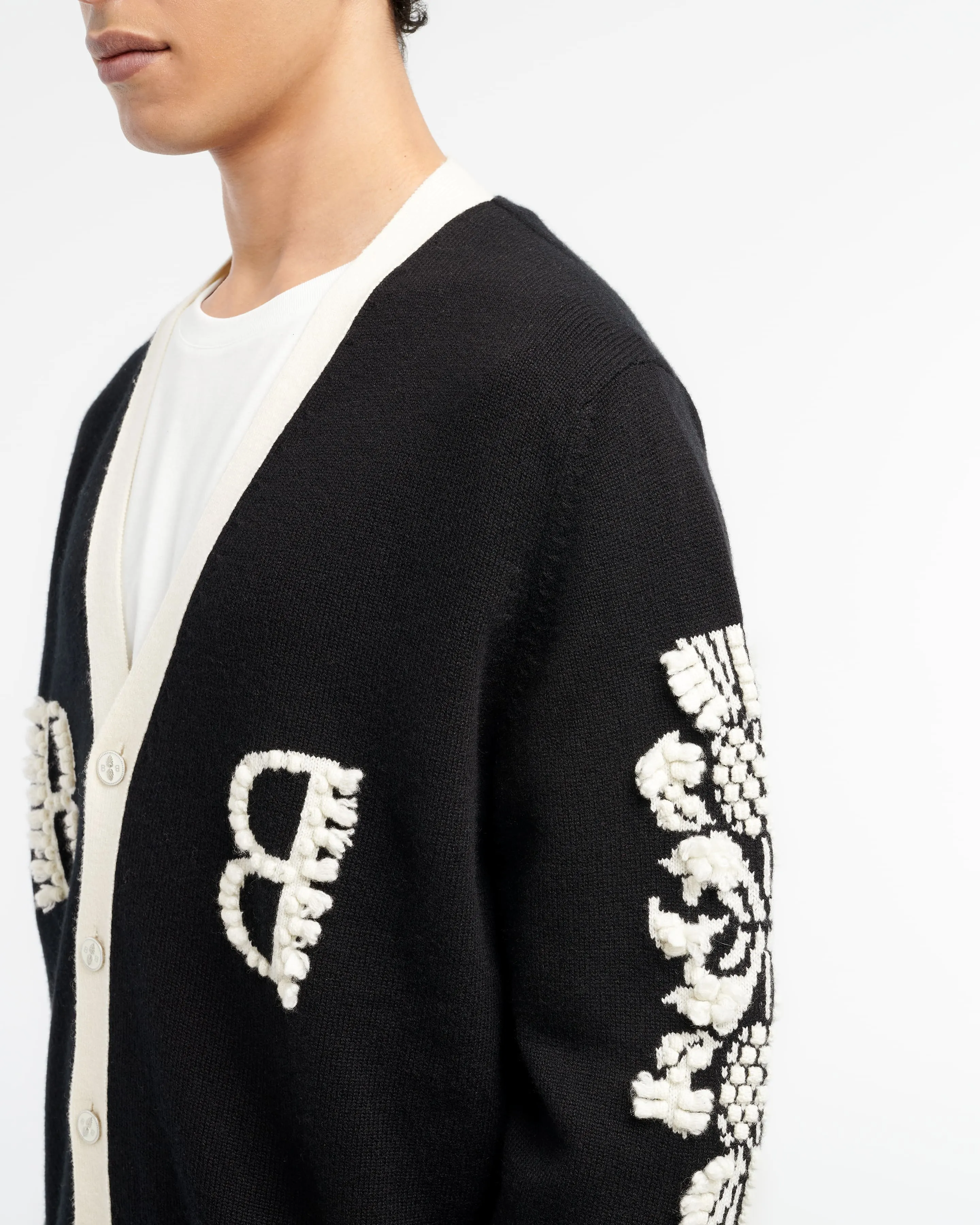 Cardigan col V logo B en cachemire sold by Barrie product image thumbnail 2