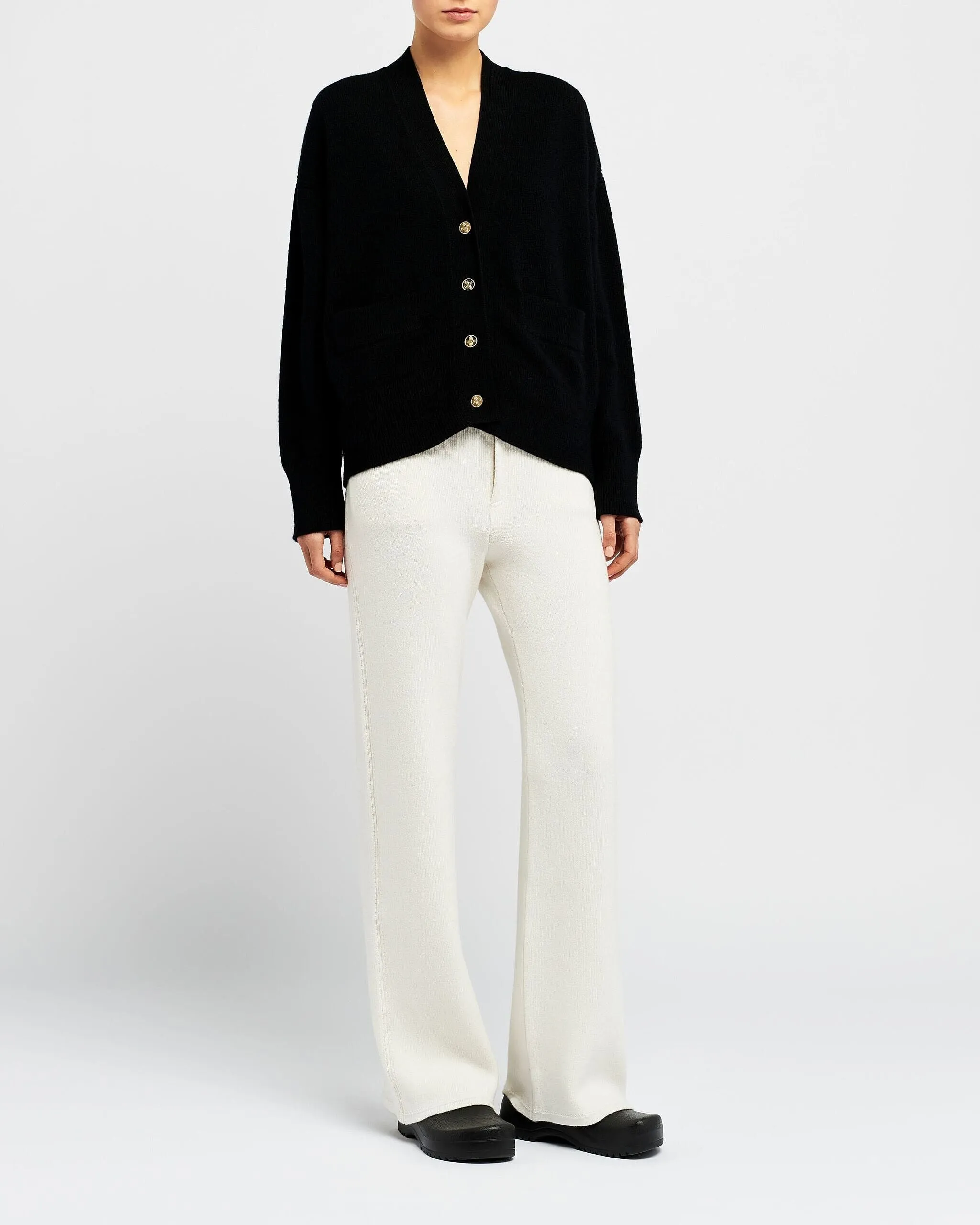 Cardigan iconique en cachemire sold by Barrie product image thumbnail 3