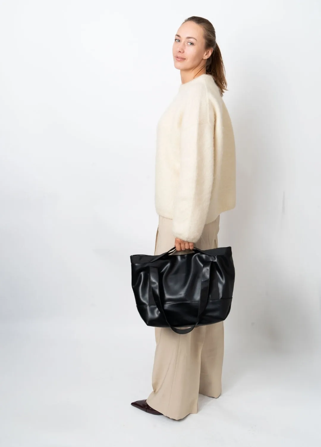 FETCH SOFT STRUCTURE - Black sold by HVISK product image thumbnail 4